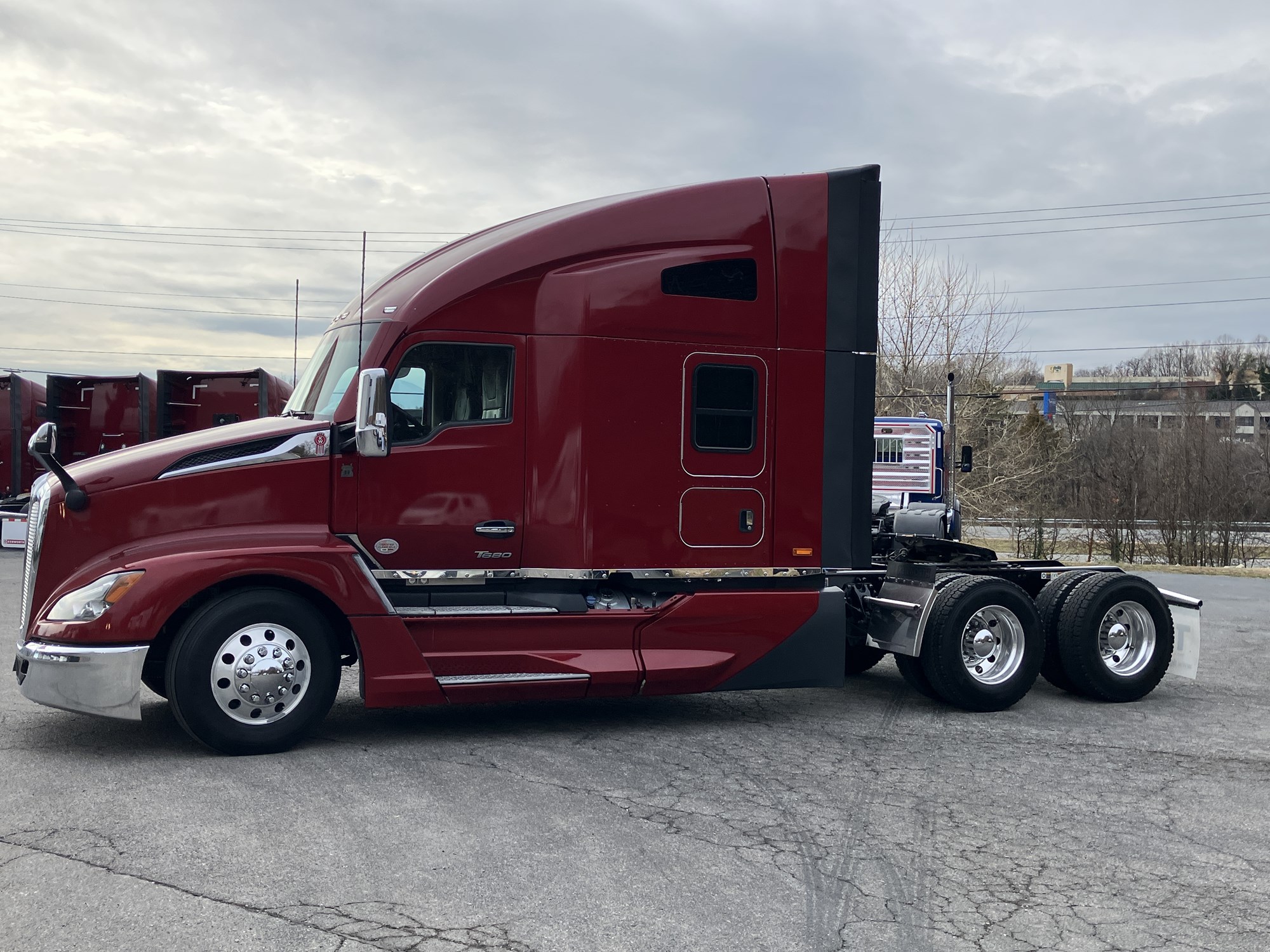 2024 Kenworth T680 Next Gen - image 1 of 6