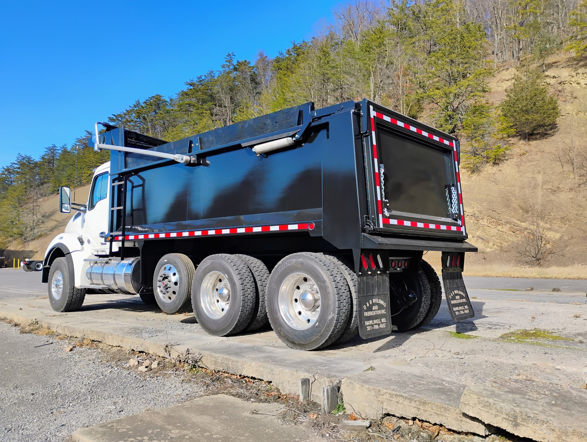 2024 Kenworth T880 2024 Kenworth T880 - image 4 of 6