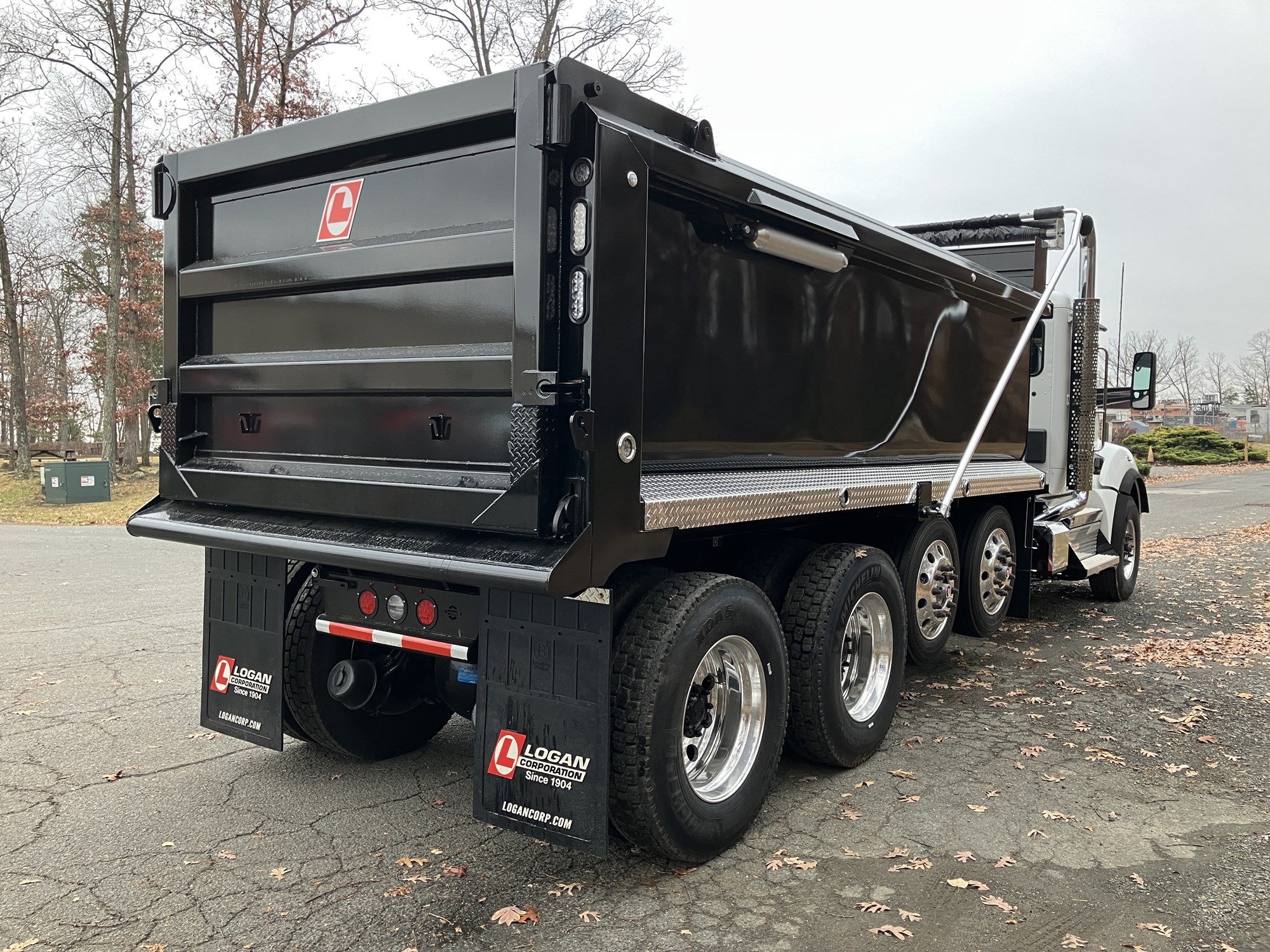 2025 Kenworth T880 - image 6 of 6