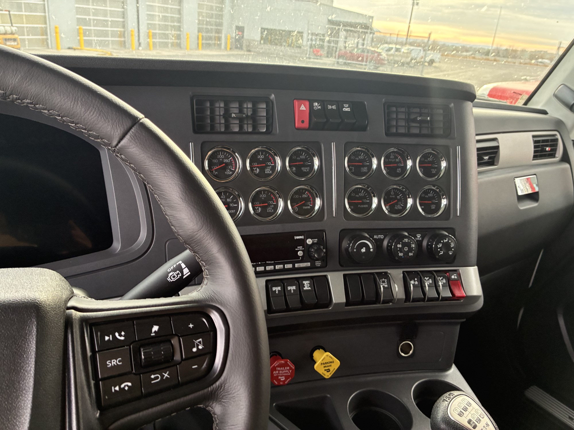 2026 Kenworth T880 2026 Kenworth T880 - image 5 of 6