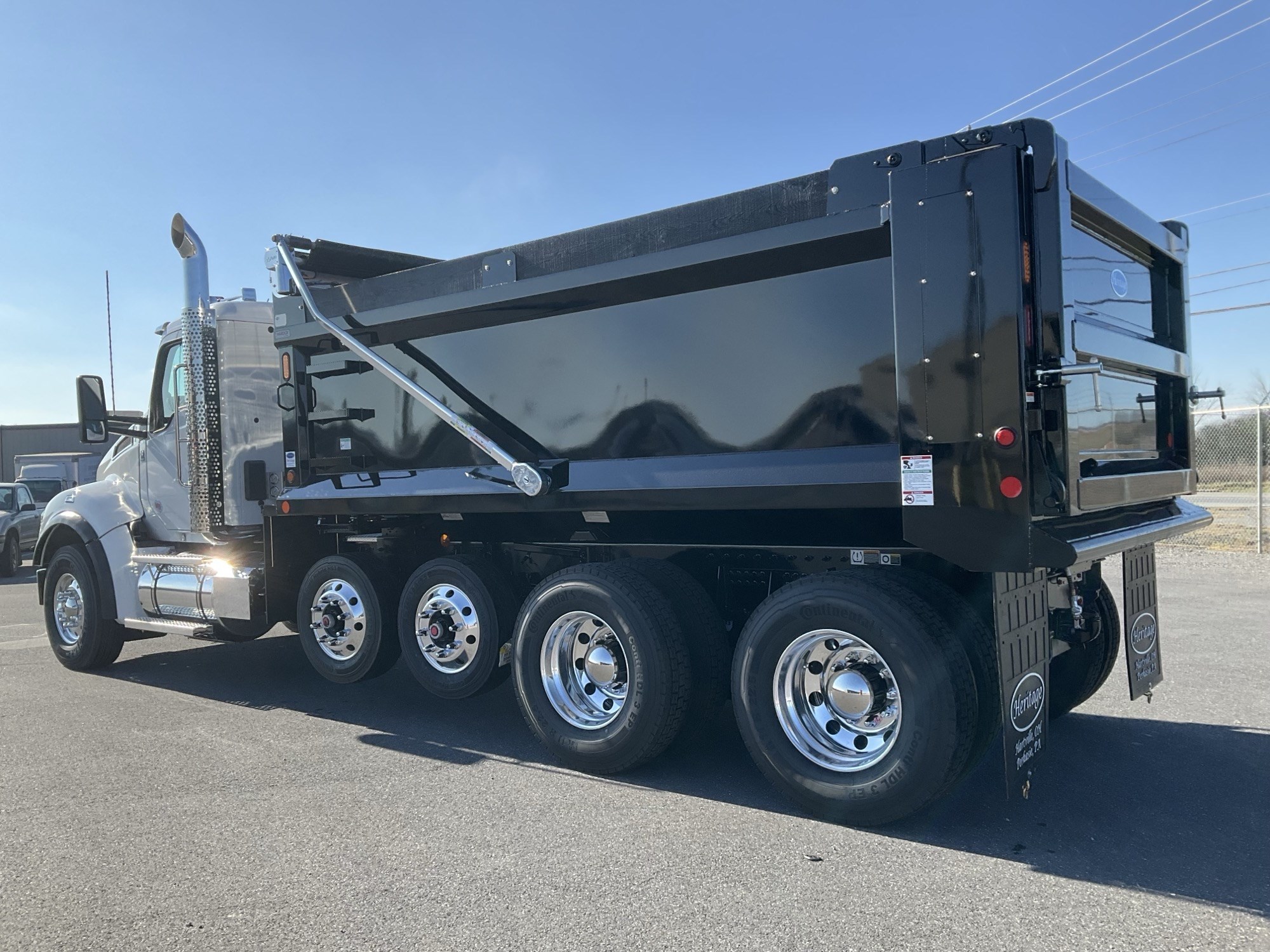 2026 Kenworth T880 2026 Kenworth T880 - image 4 of 6