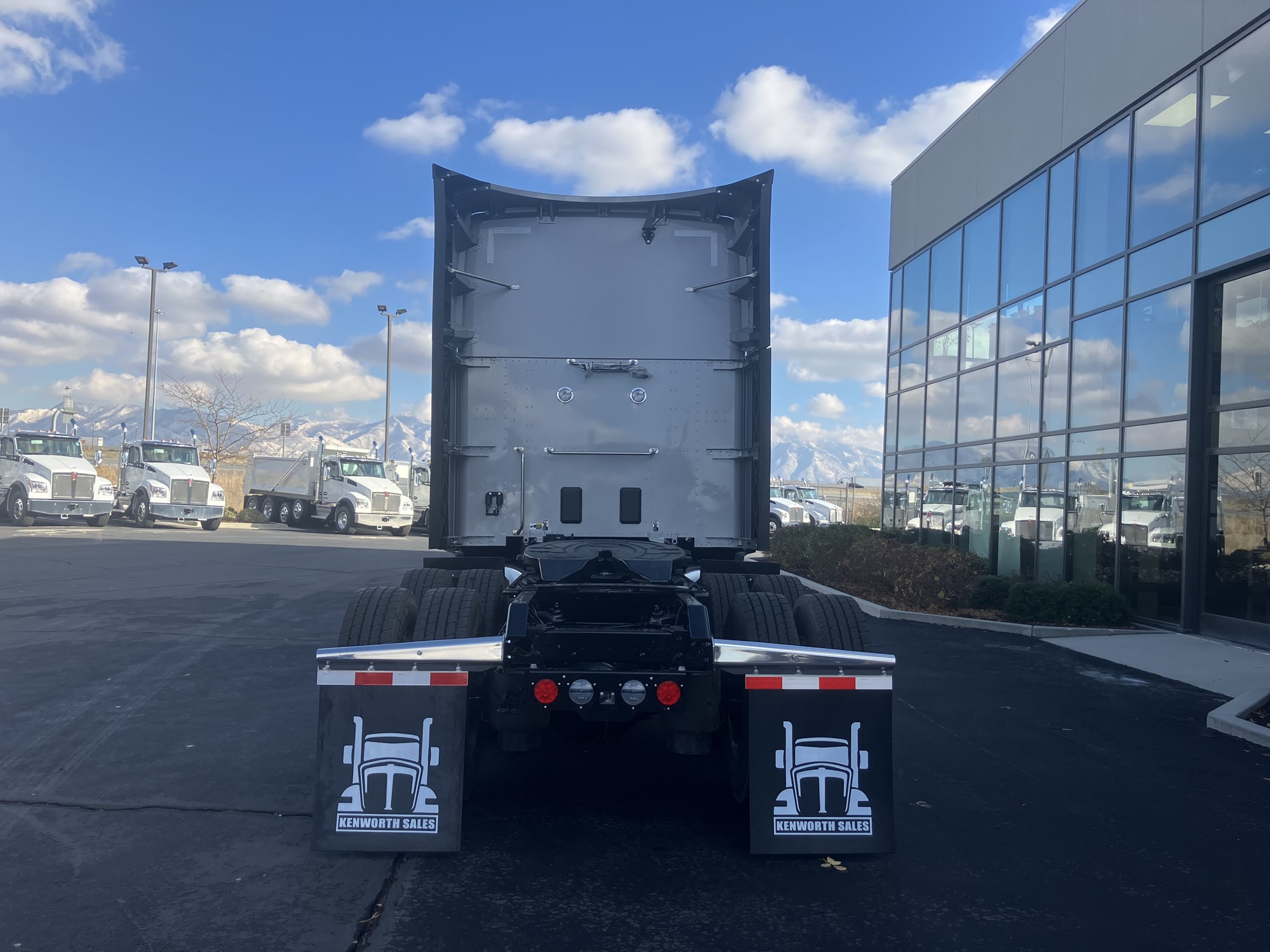 2026 Kenworth T680 Next Gen TJ226363-04 2026 Kenworth T680 Next Gen TJ226363-04