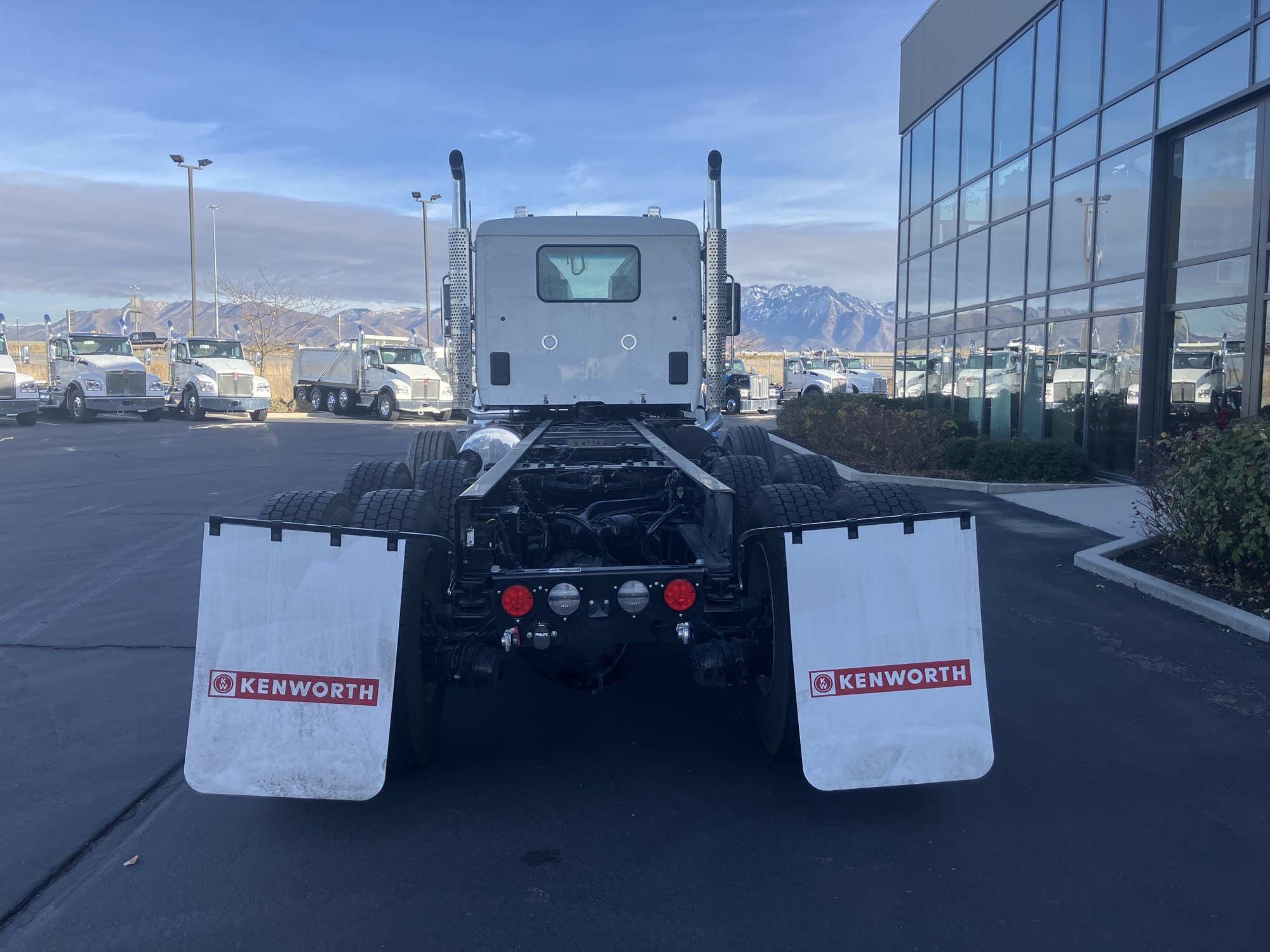 2026 Kenworth T880 2026 Kenworth T880 - image 4 of 6