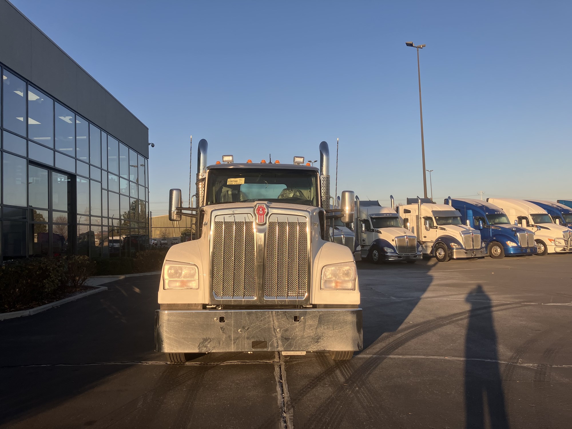 2026 Kenworth W990 2026 Kenworth W990 - image 2 of 6