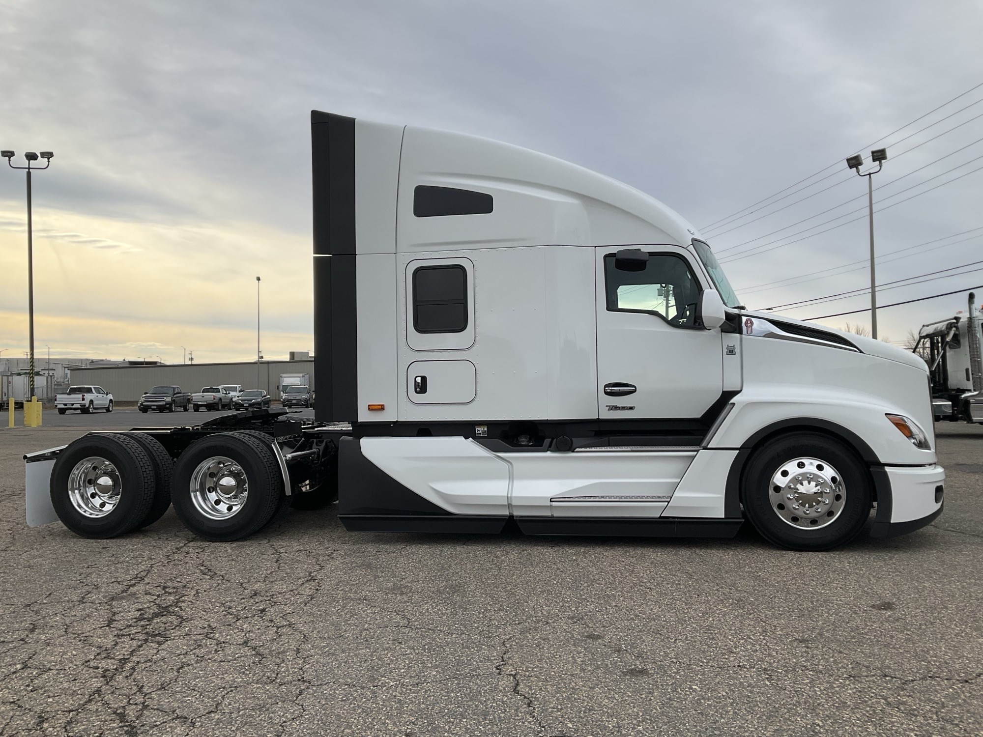 2026 Kenworth T680 Next Gen 2026 Kenworth T680 Next Gen - image 2 of 6