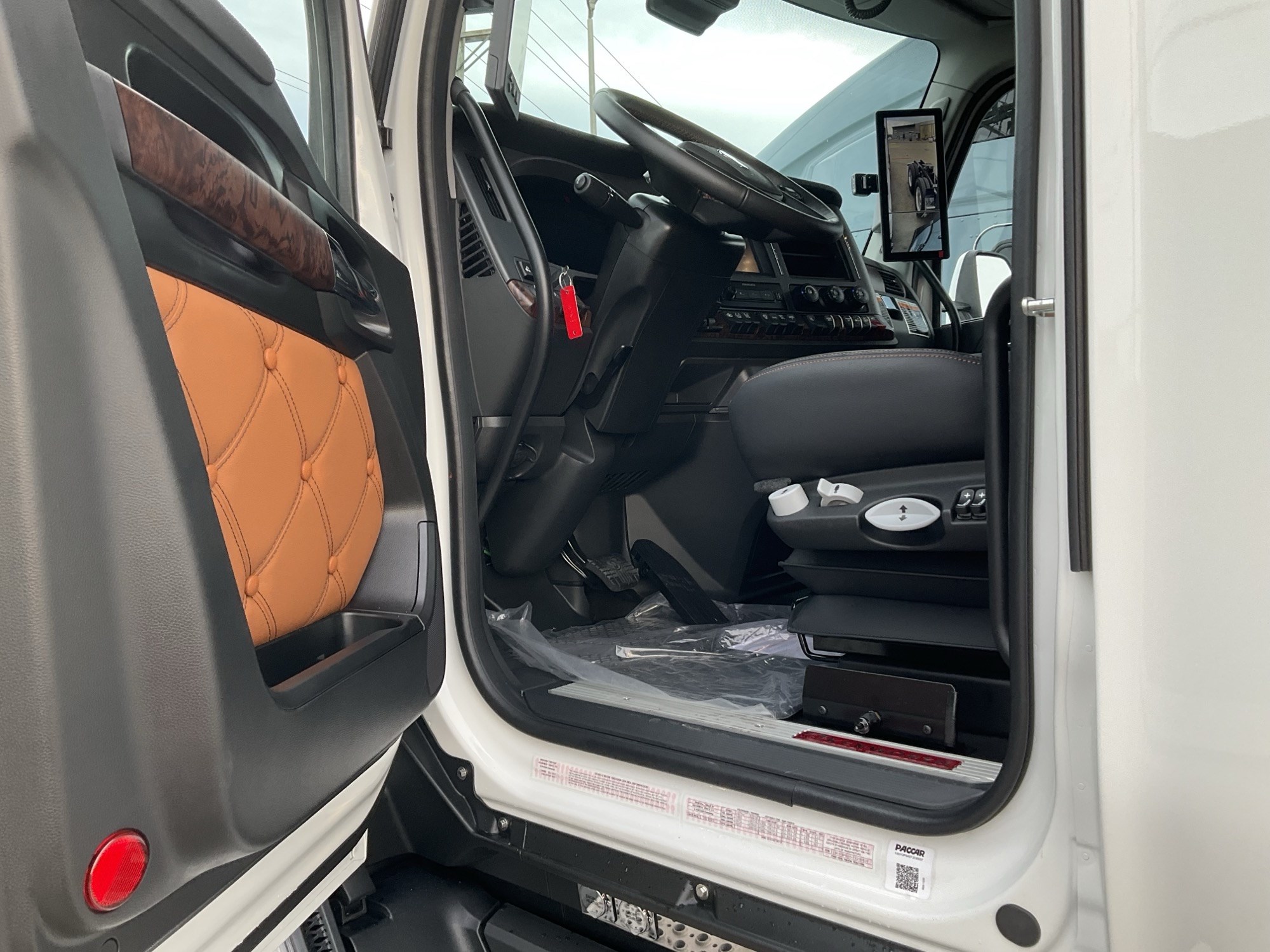 2026 Kenworth T680 Next Gen TJ230037-07 2026 Kenworth T680 Next Gen TJ230037-07