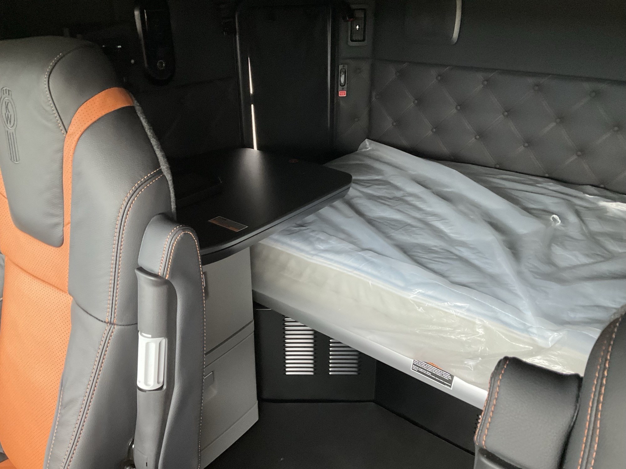 2026 Kenworth T680 Next Gen TJ230037-12 2026 Kenworth T680 Next Gen TJ230037-12