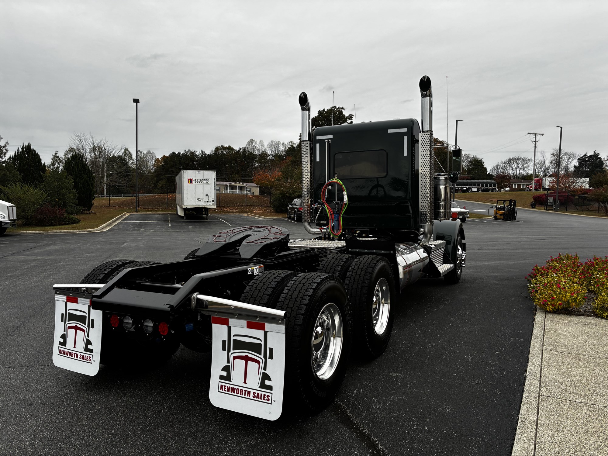 2026 Kenworth W900B - image 5 of 6