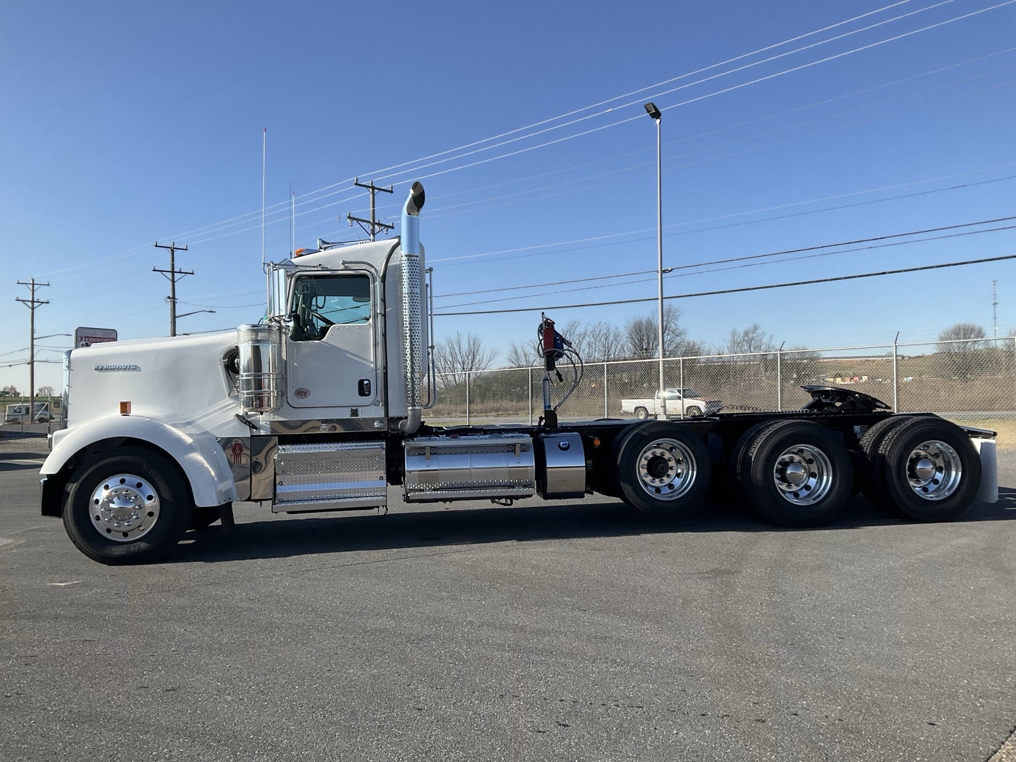 2026 Kenworth W900B 2026 Kenworth W900B - image 2 of 6