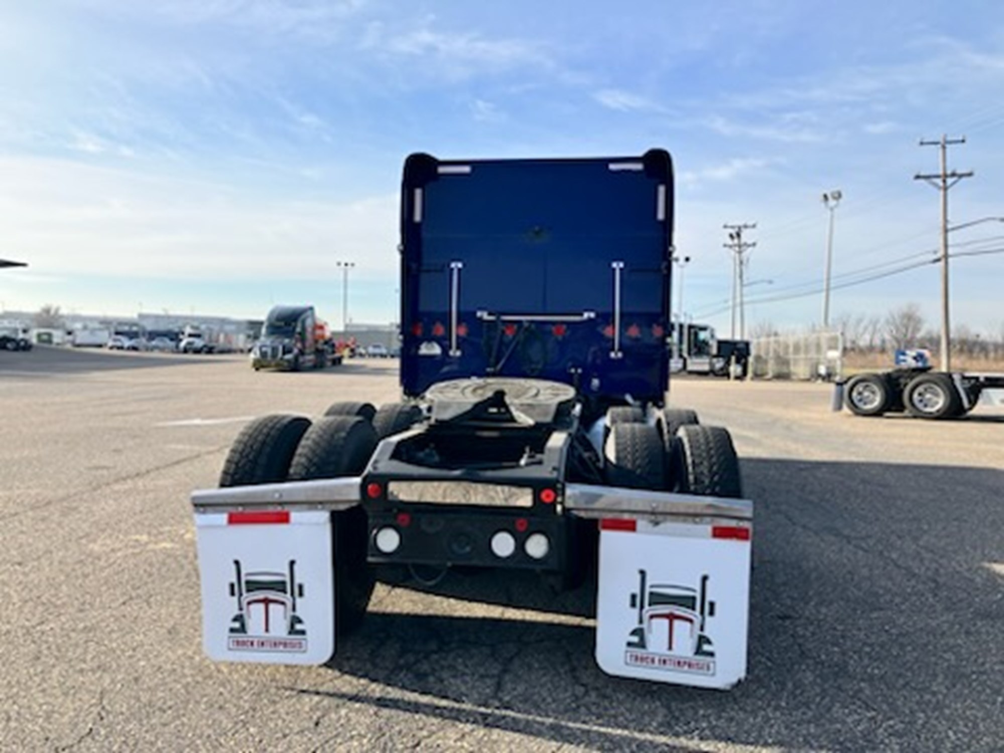 2019 Peterbilt 389 - image 5 of 6