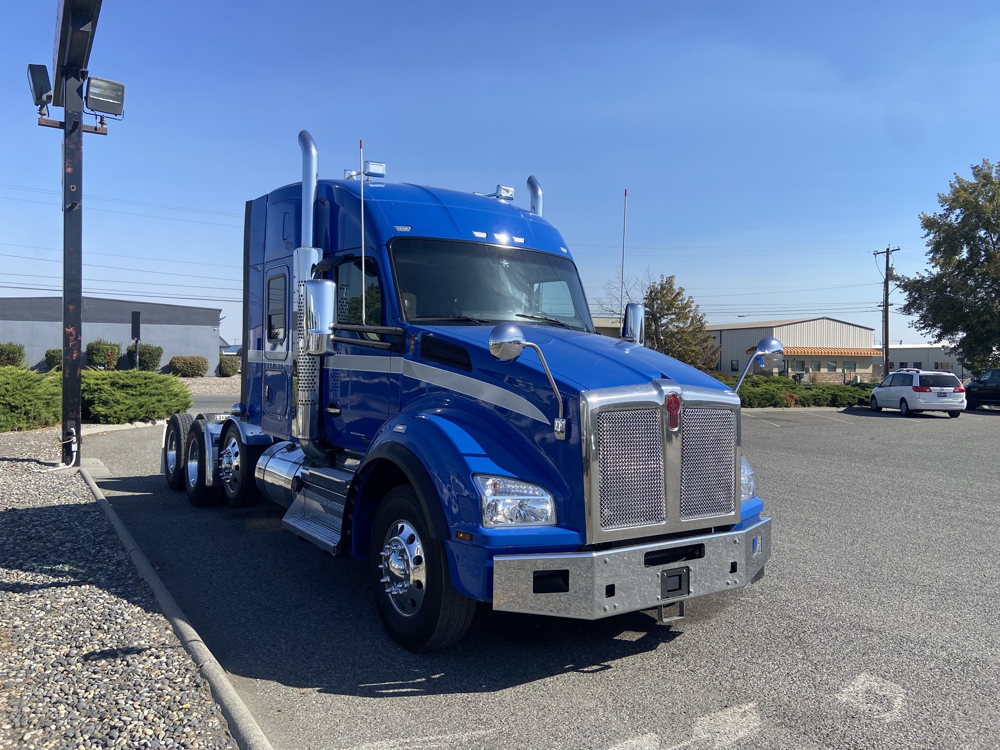 2020 Kenworth T880 2020 Kenworth T880 - image 2 of 6