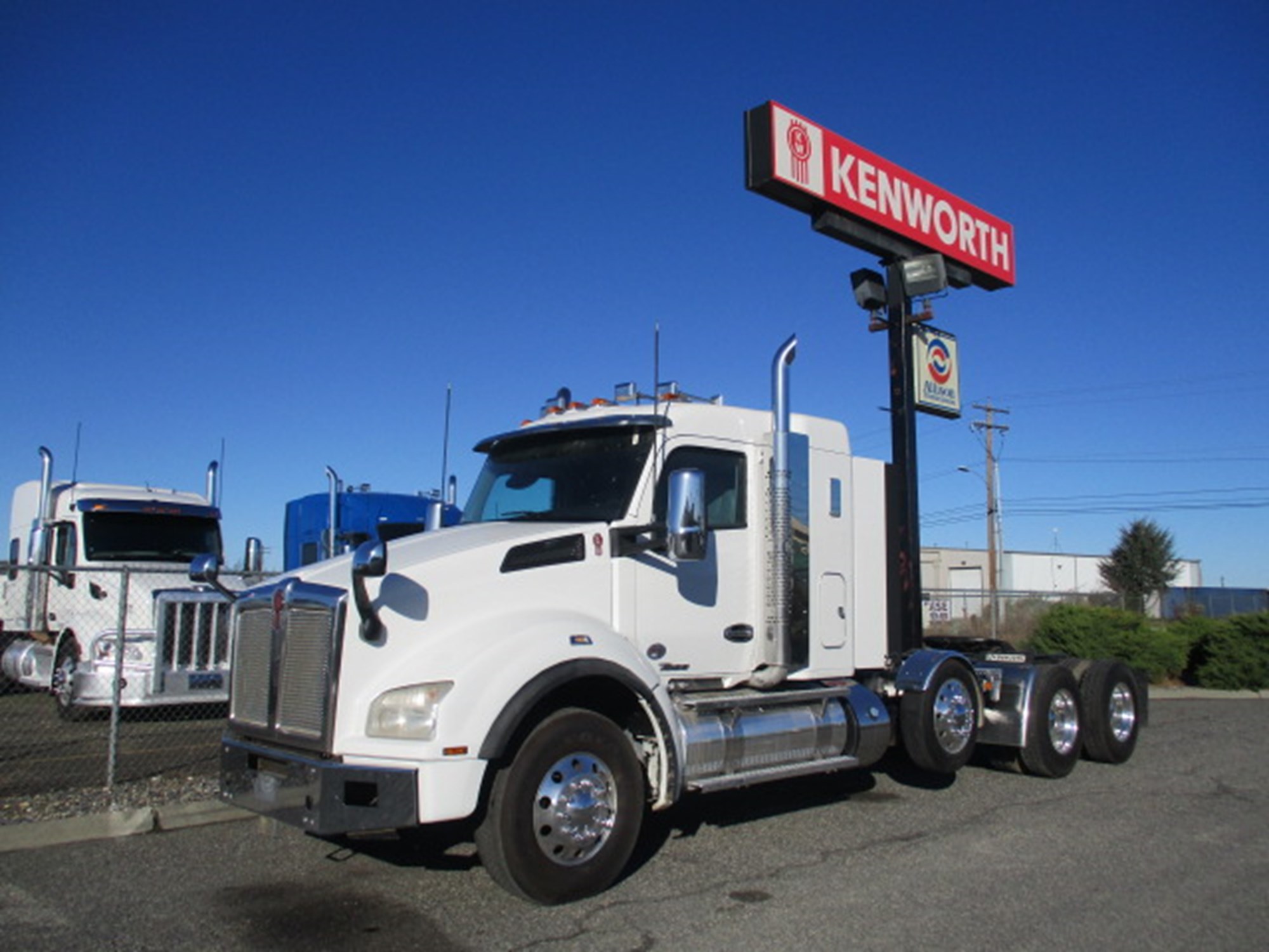 2020 Kenworth T880 2020 Kenworth T880 - image 1 of 6