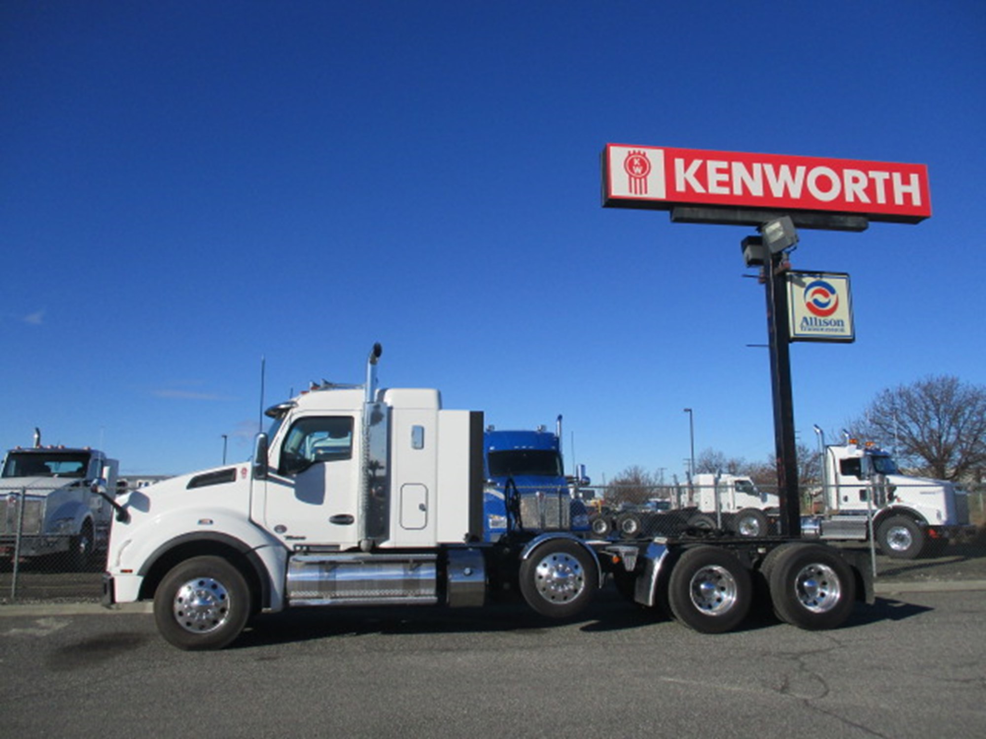 2020 Kenworth T880 2020 Kenworth T880 - image 3 of 6