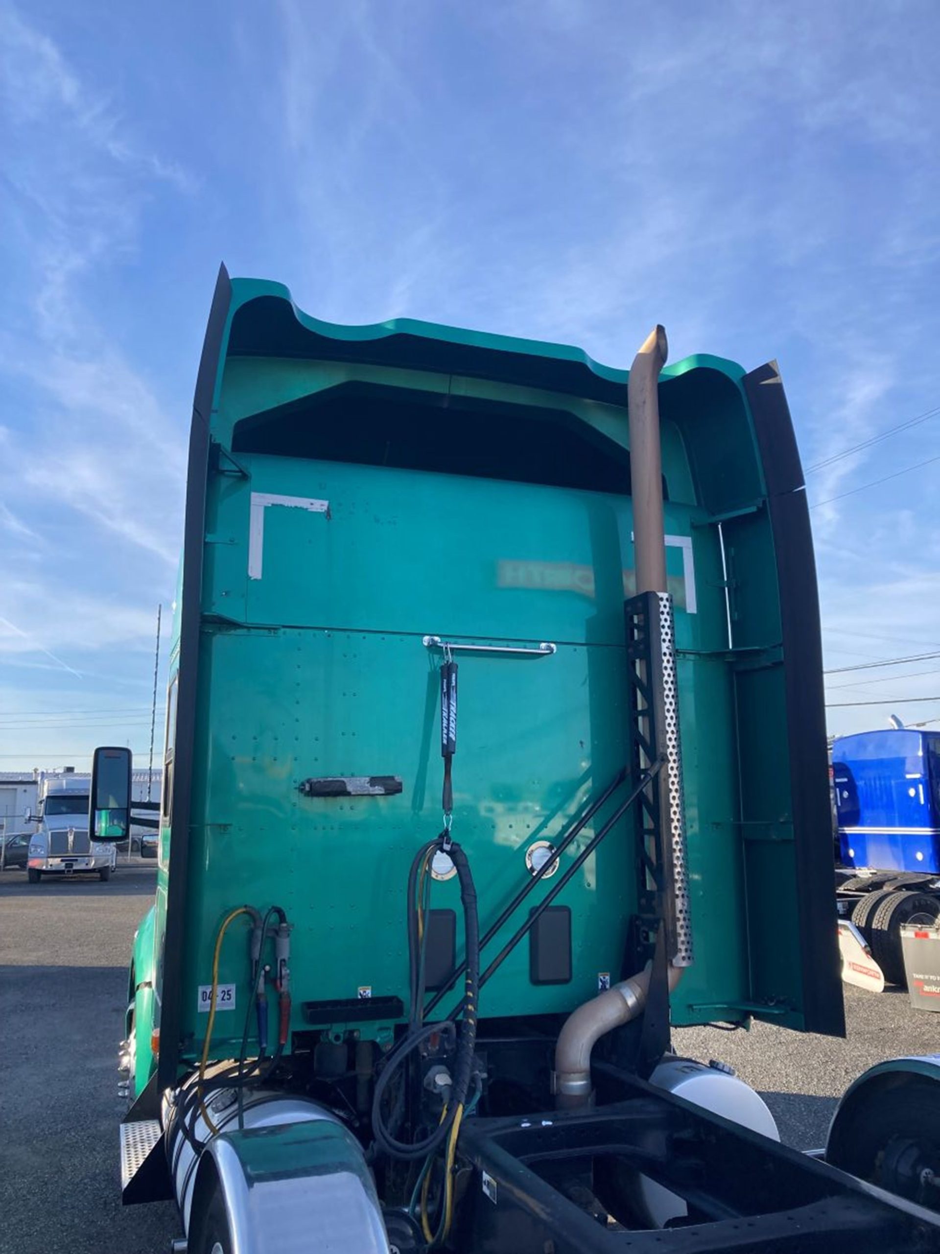 2020 Kenworth T680 2020 Kenworth T680 - image 4 of 6