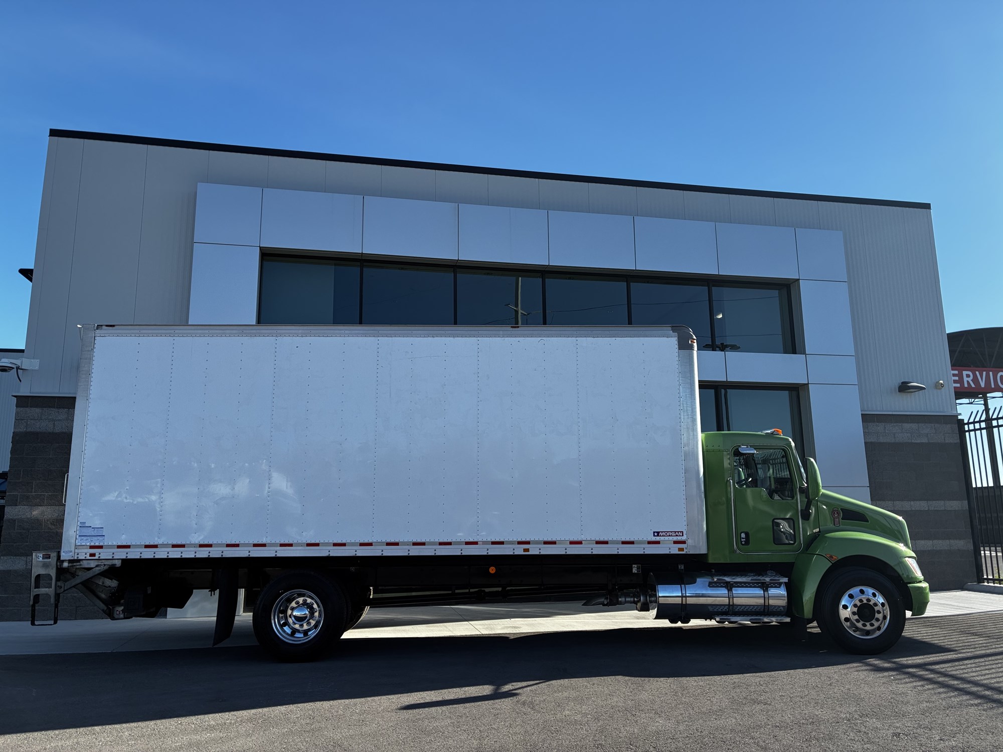 2020 Kenworth T270 - image 2 of 6