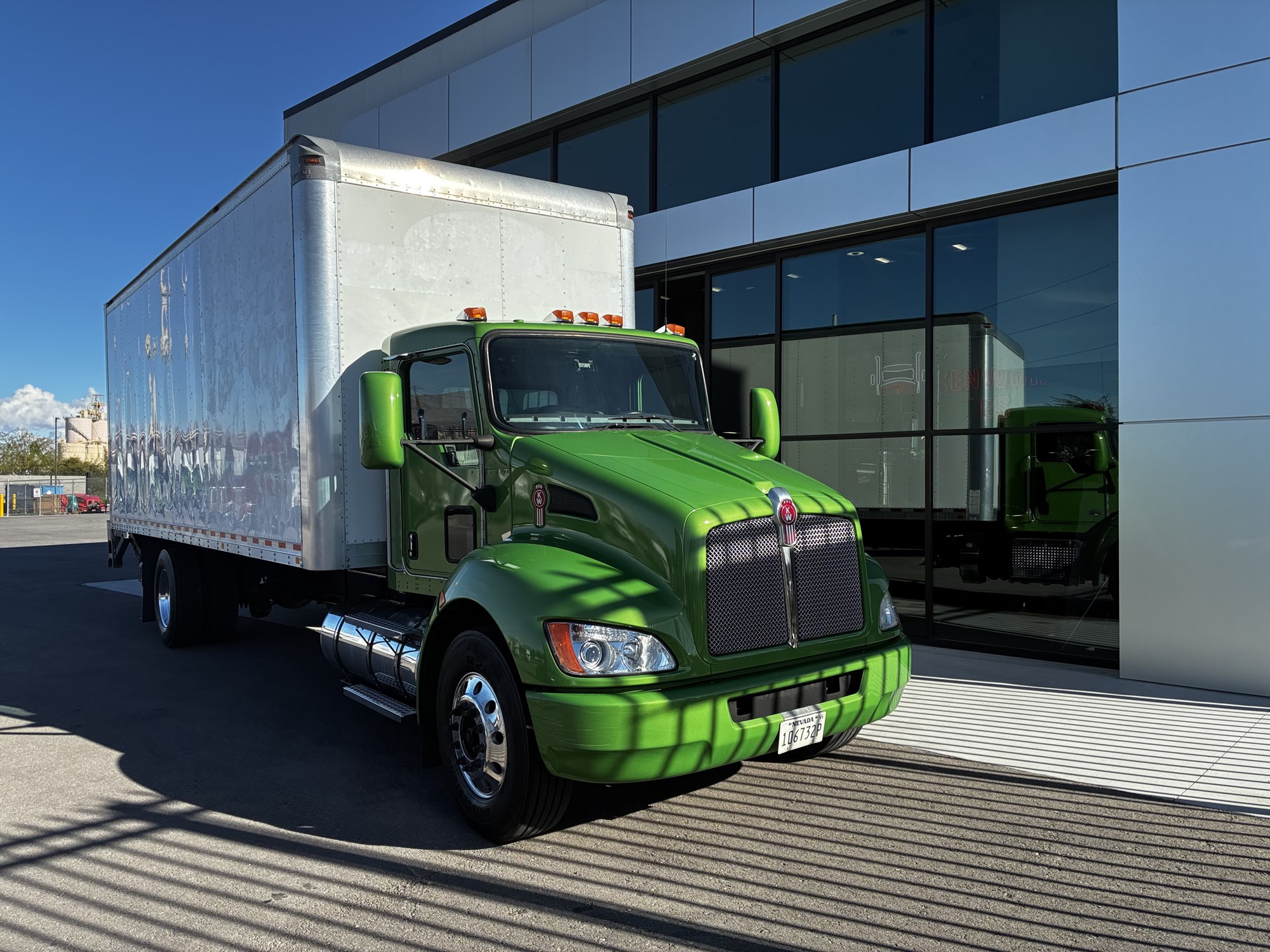 2020 Kenworth T270 - image 1 of 6