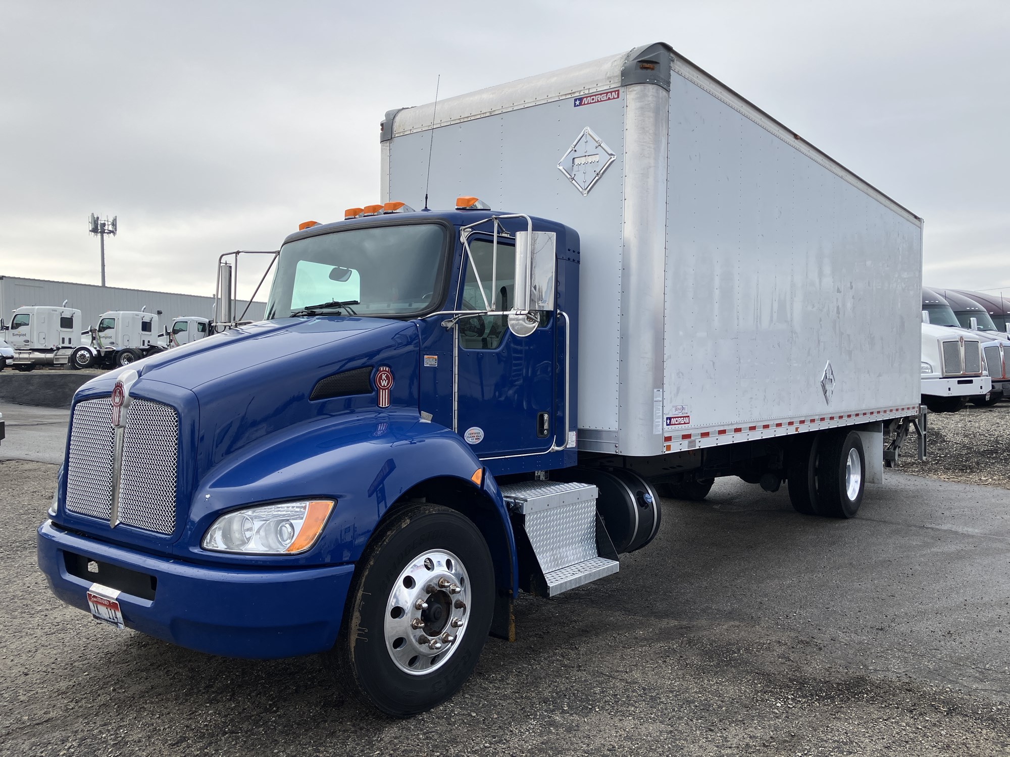 2020 Kenworth T270 - image 1 of 6