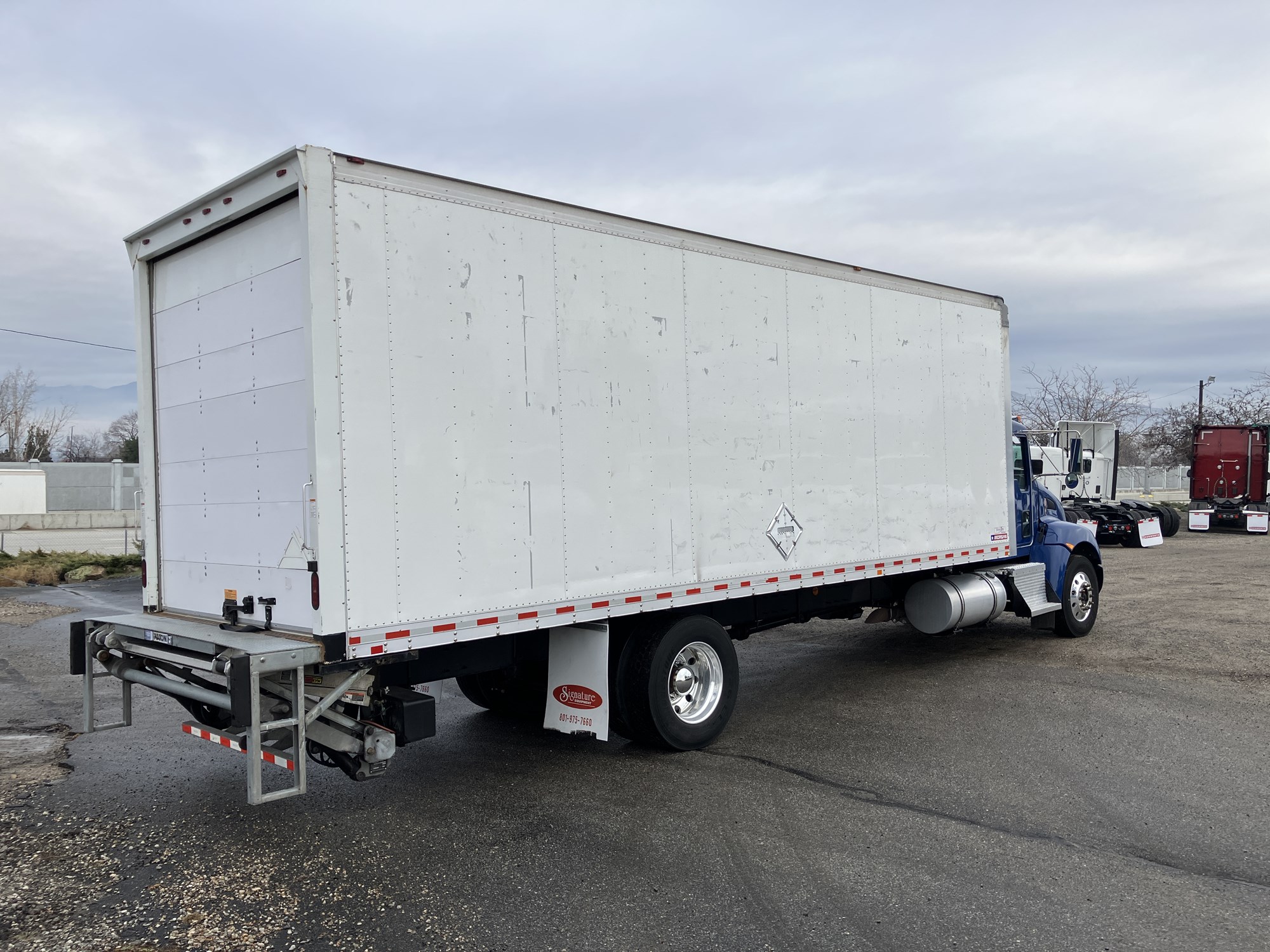 2020 Kenworth T270 - image 5 of 6