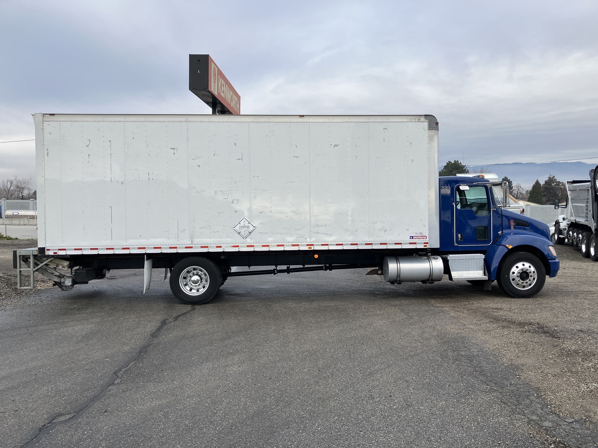 2020 Kenworth T270 - image 6 of 6