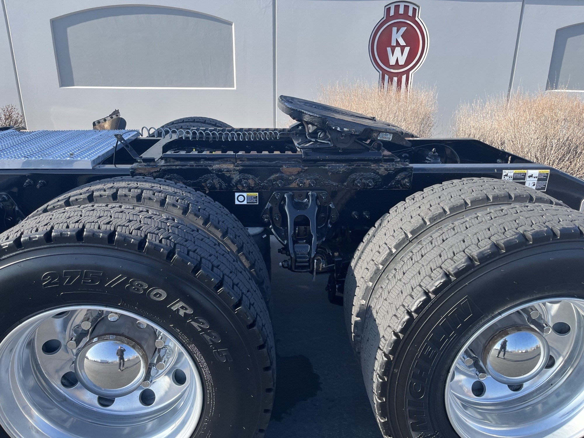 2020 Peterbilt 579 - image 4 of 6