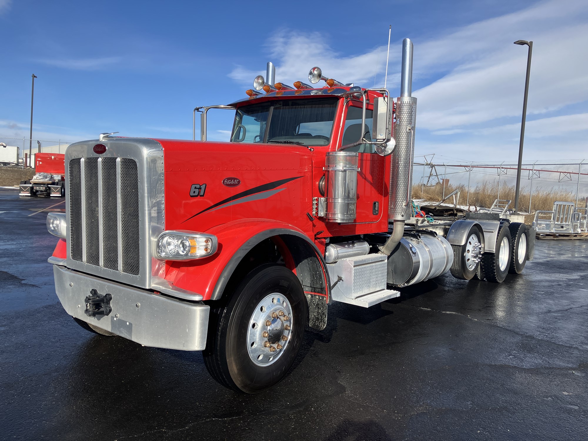 2021 Peterbilt 389 - image 1 of 6