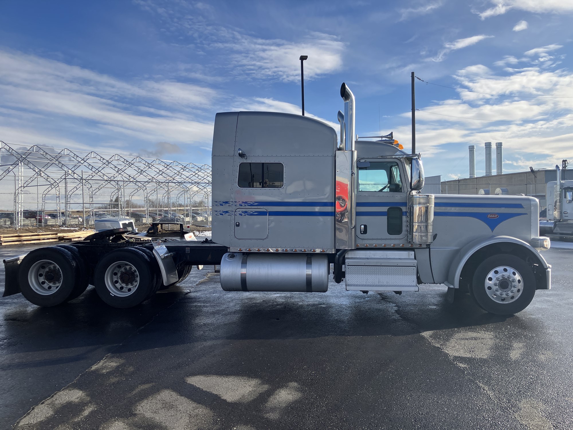 2021 Peterbilt 389 - image 6 of 6