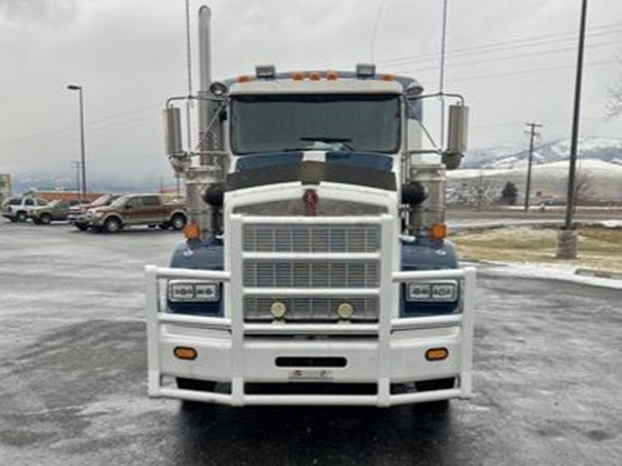 2021 Kenworth T800 - image 2 of 6