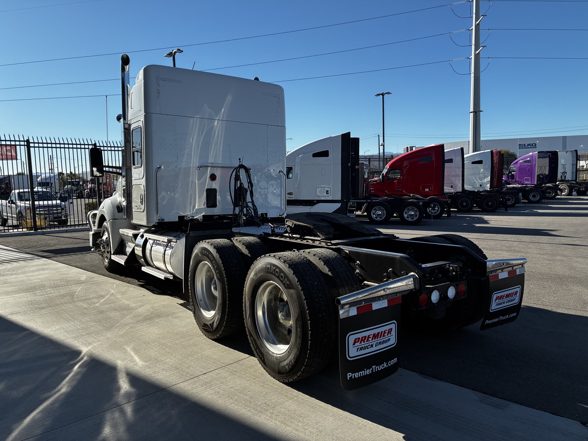2022 Kenworth T680 - image 5 of 6