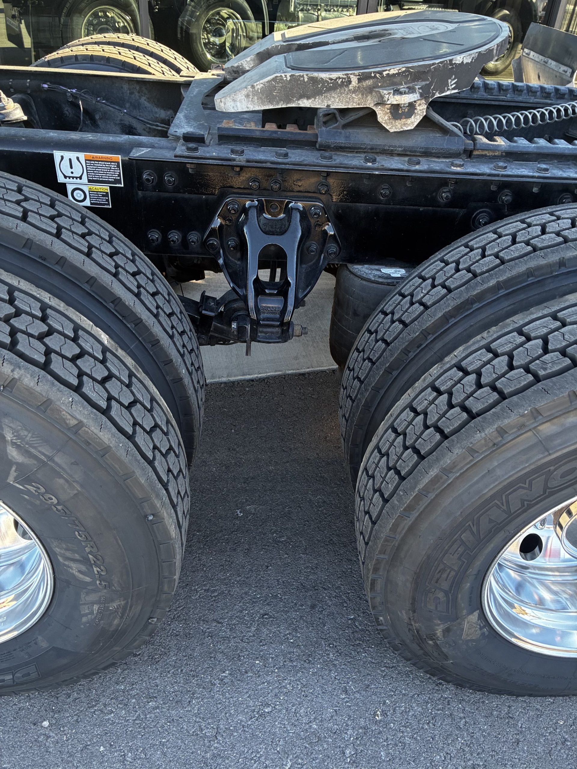 2022 Kenworth T880 2022 Kenworth T880 - image 4 of 6