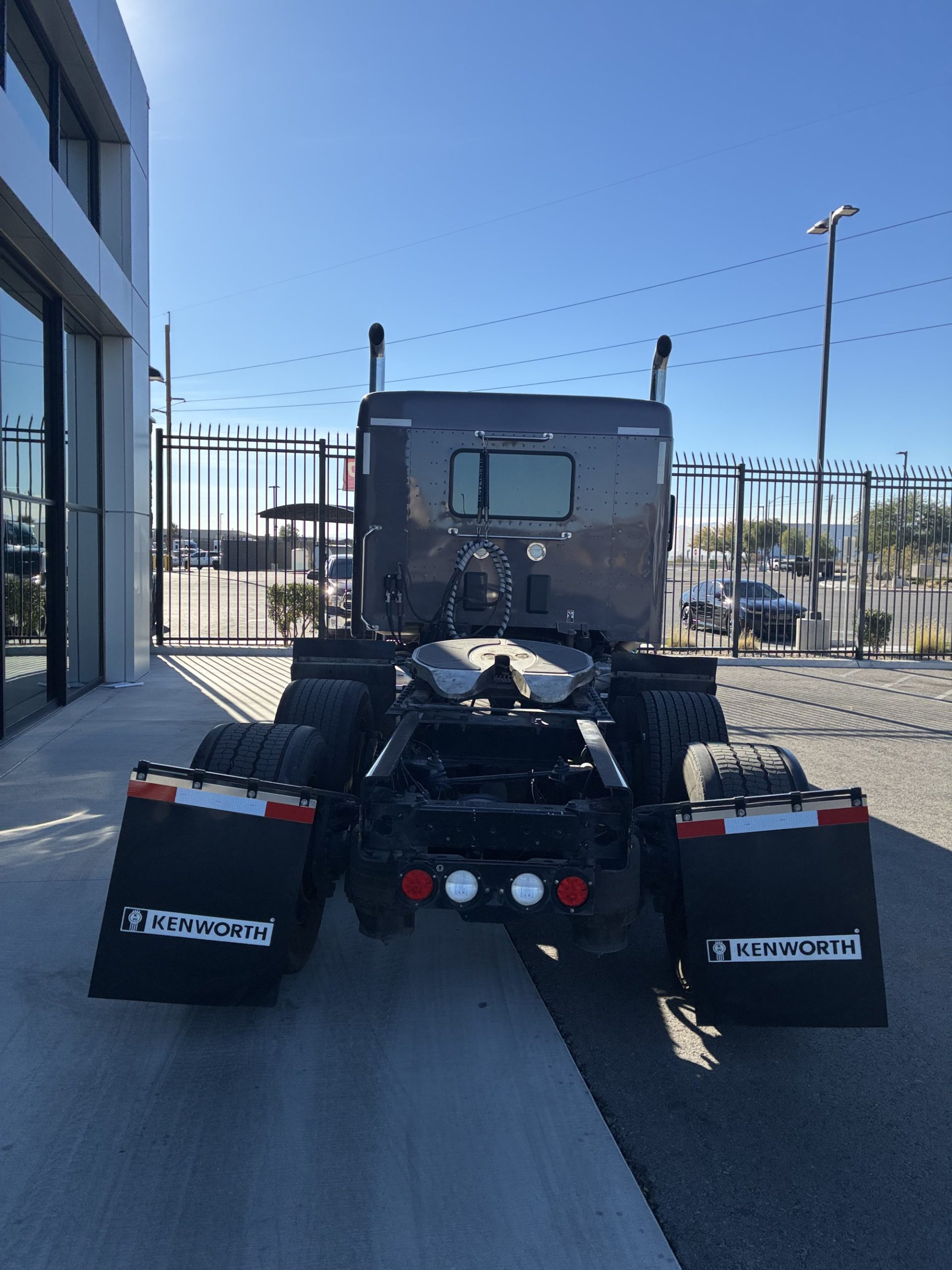 2022 Kenworth T880 2022 Kenworth T880 - image 6 of 6