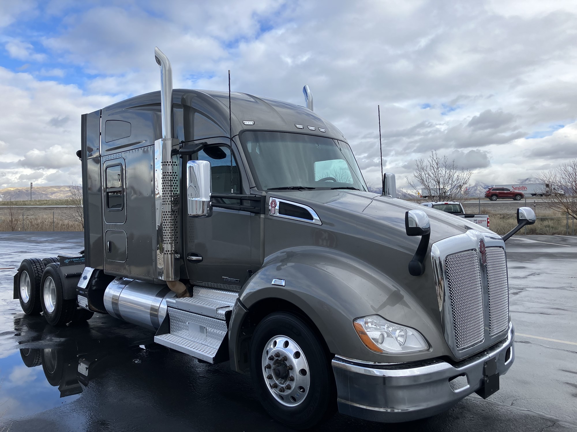 2022 Kenworth T680 - image 4 of 6