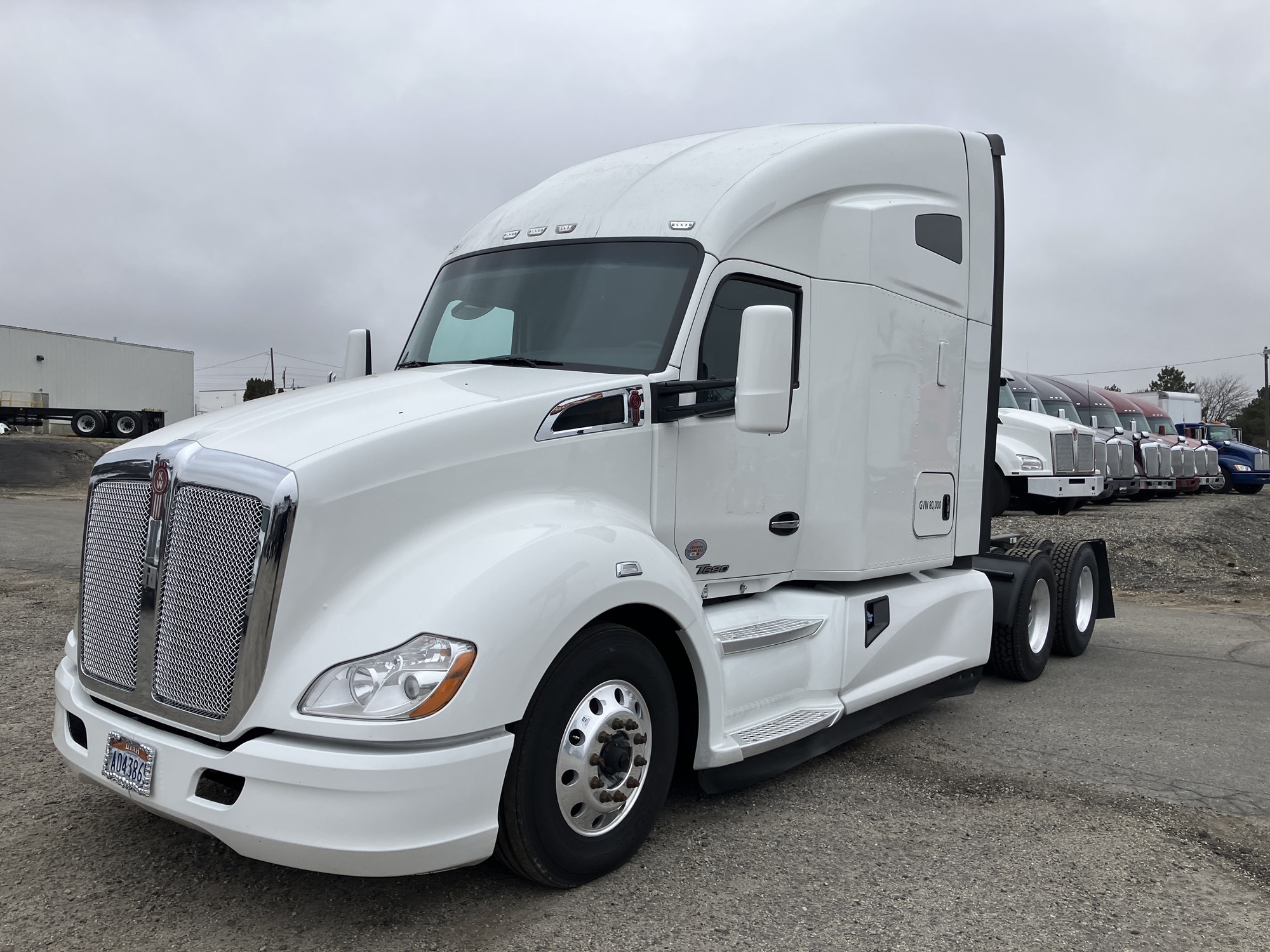 2022 Kenworth T680 - image 1 of 6
