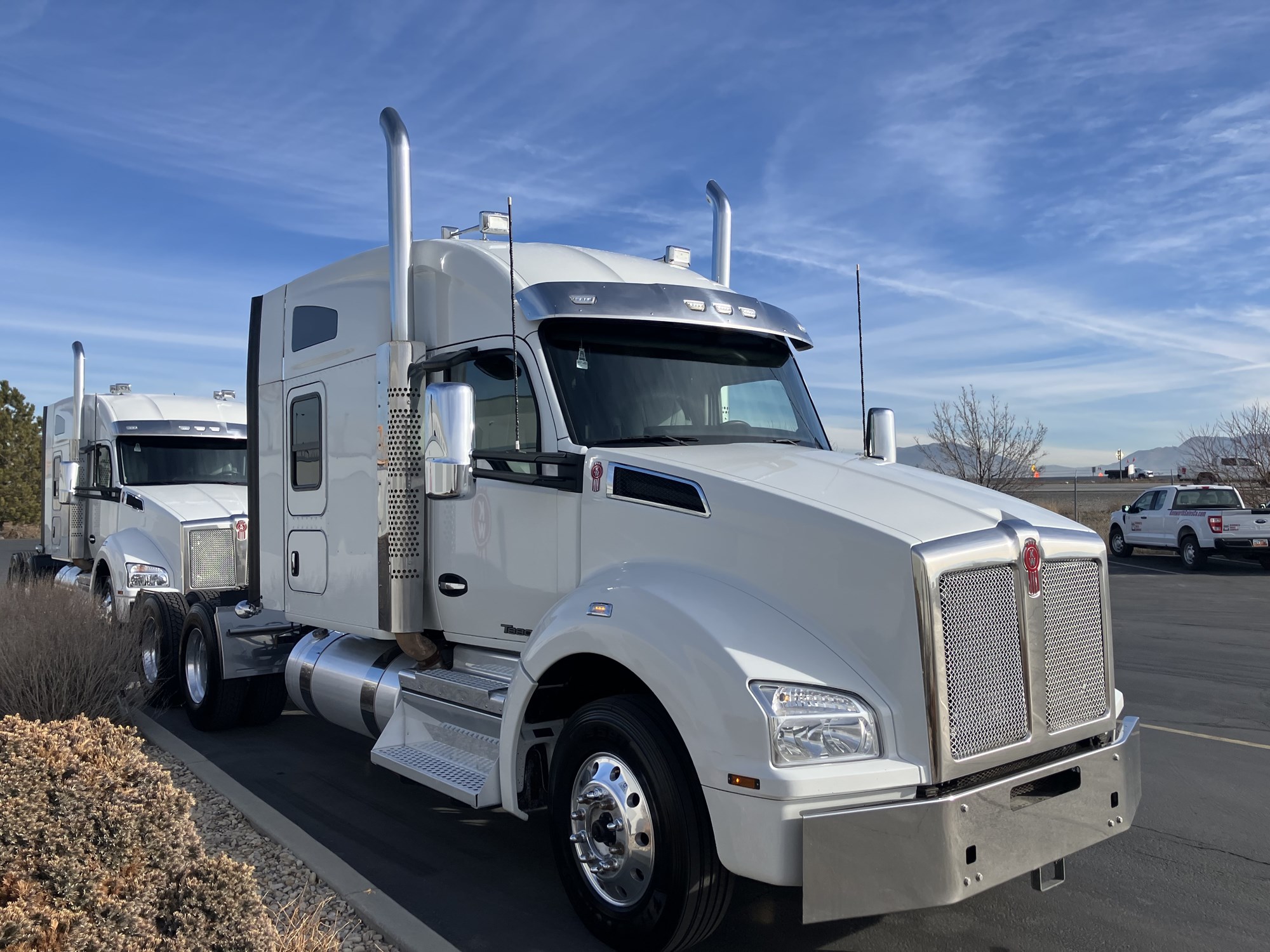 2022 Kenworth T880 - image 4 of 6
