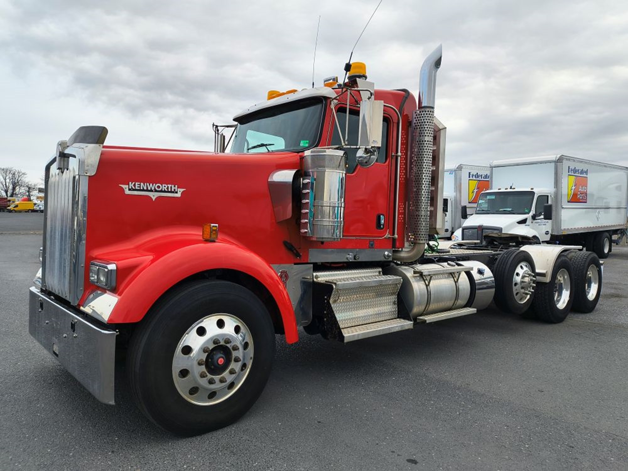 2022 Kenworth W900L - image 1 of 6