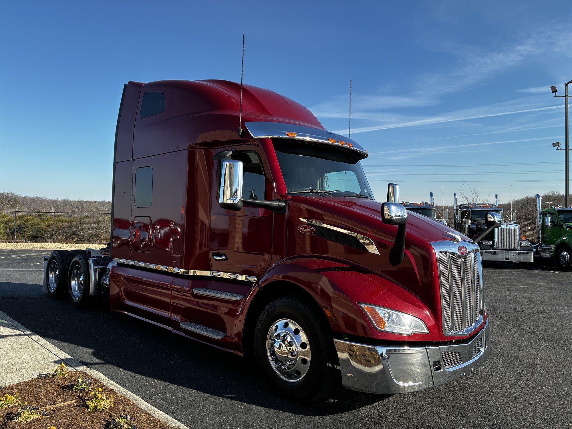 2023 Peterbilt 579 - image 1 of 6