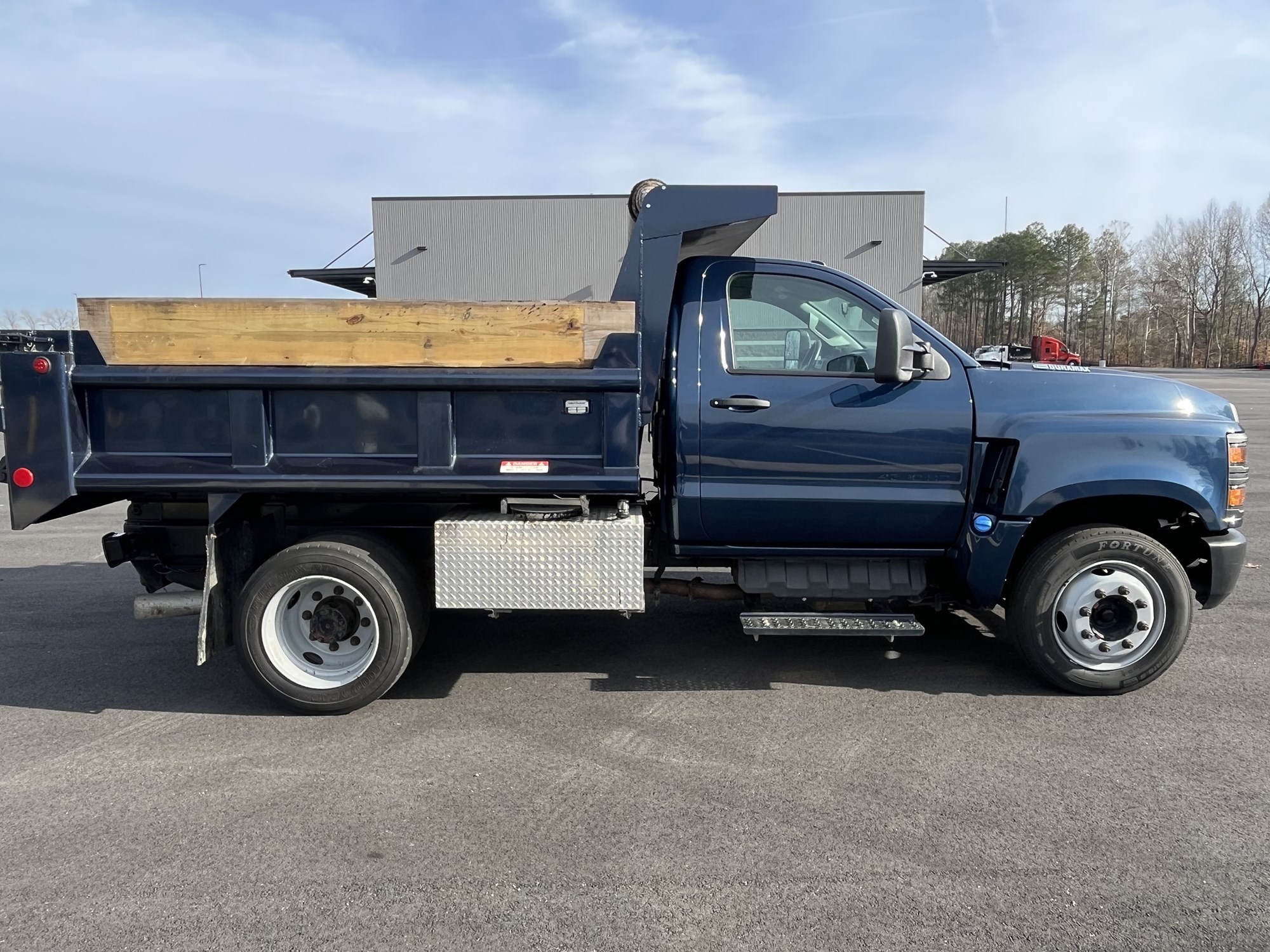2023 Chevrolet Silverado - image 4 of 6