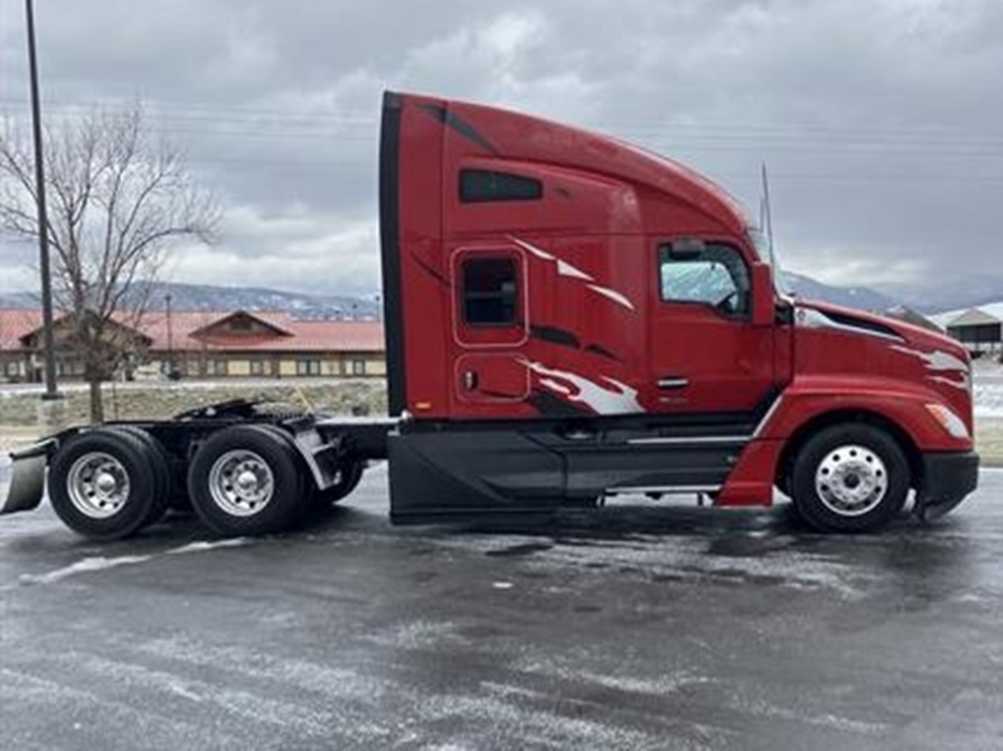 2023 Kenworth T680 - image 6 of 6