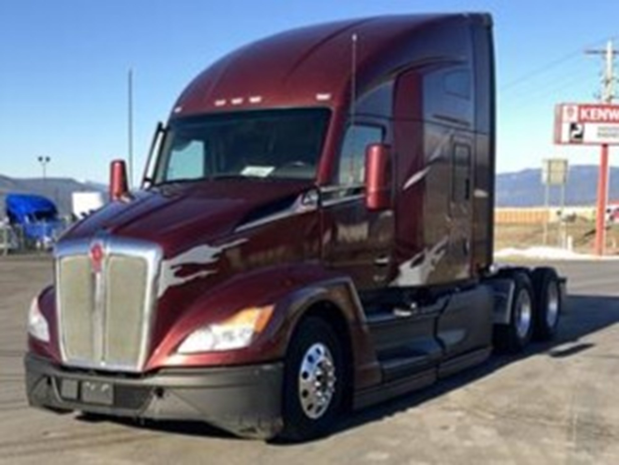 2023 Kenworth T680 - image 1 of 6