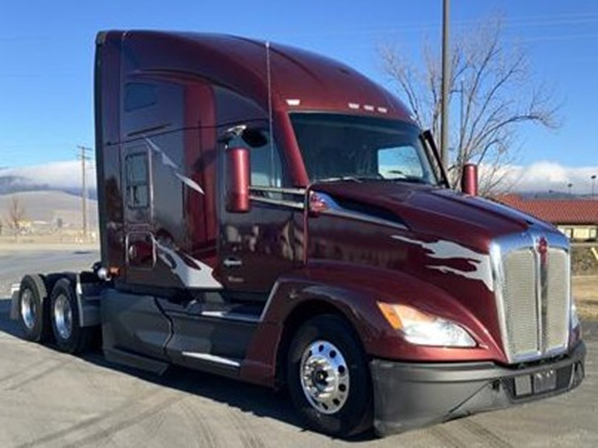 2023 Kenworth T680 - image 2 of 6