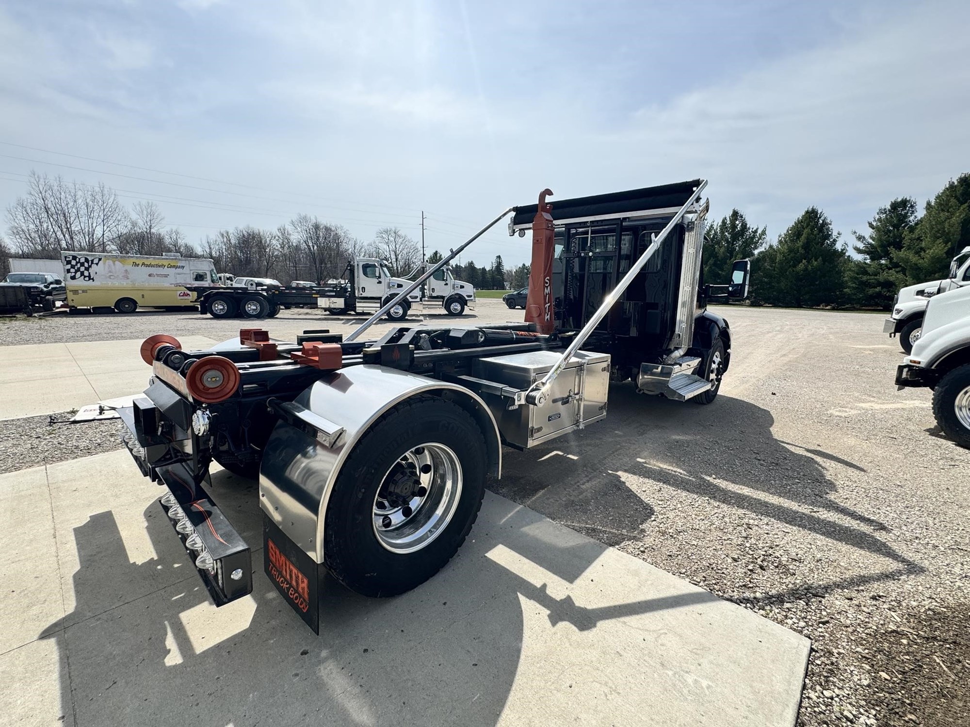 2025 Kenworth T280 - image 4 of 6