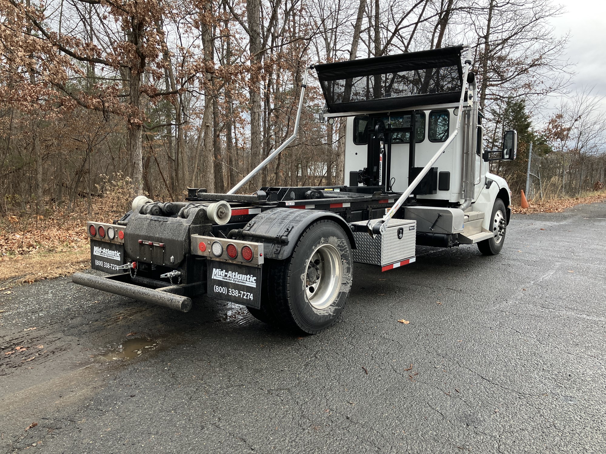 2025 Kenworth T280 - image 4 of 6