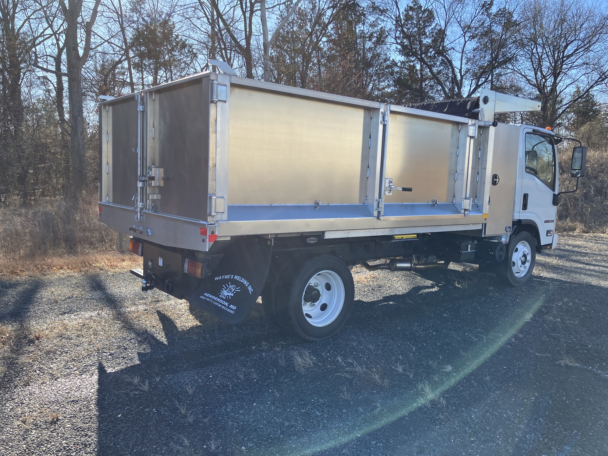 2025 Isuzu NRR GAS 1U3 - image 3 of 6