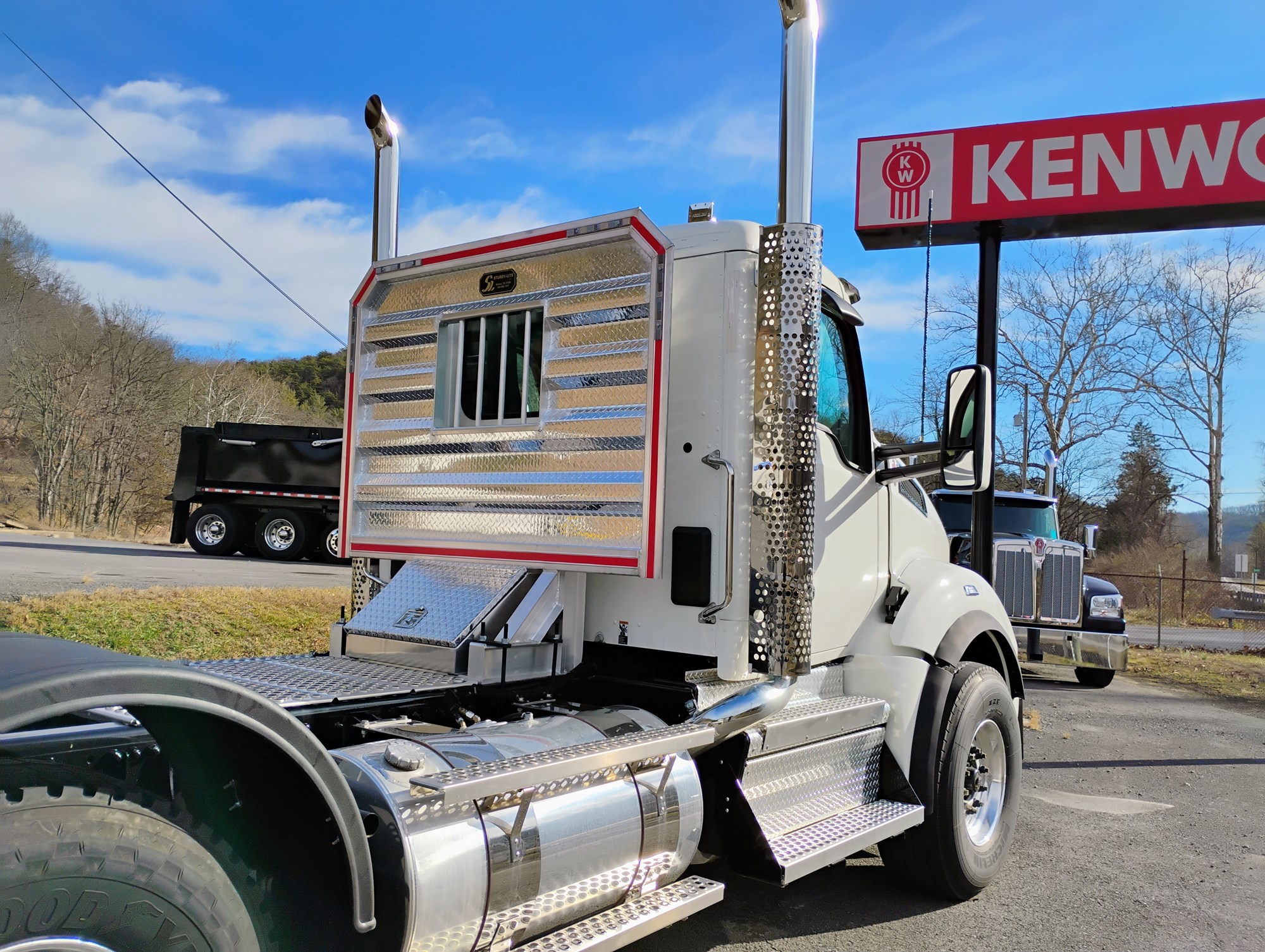 2026 Kenworth T880 - image 3 of 6