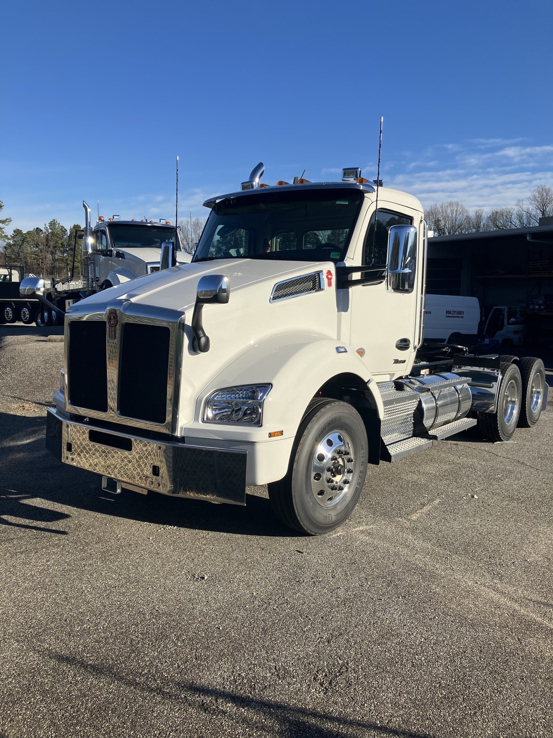 2026 Kenworth T880 - image 1 of 6