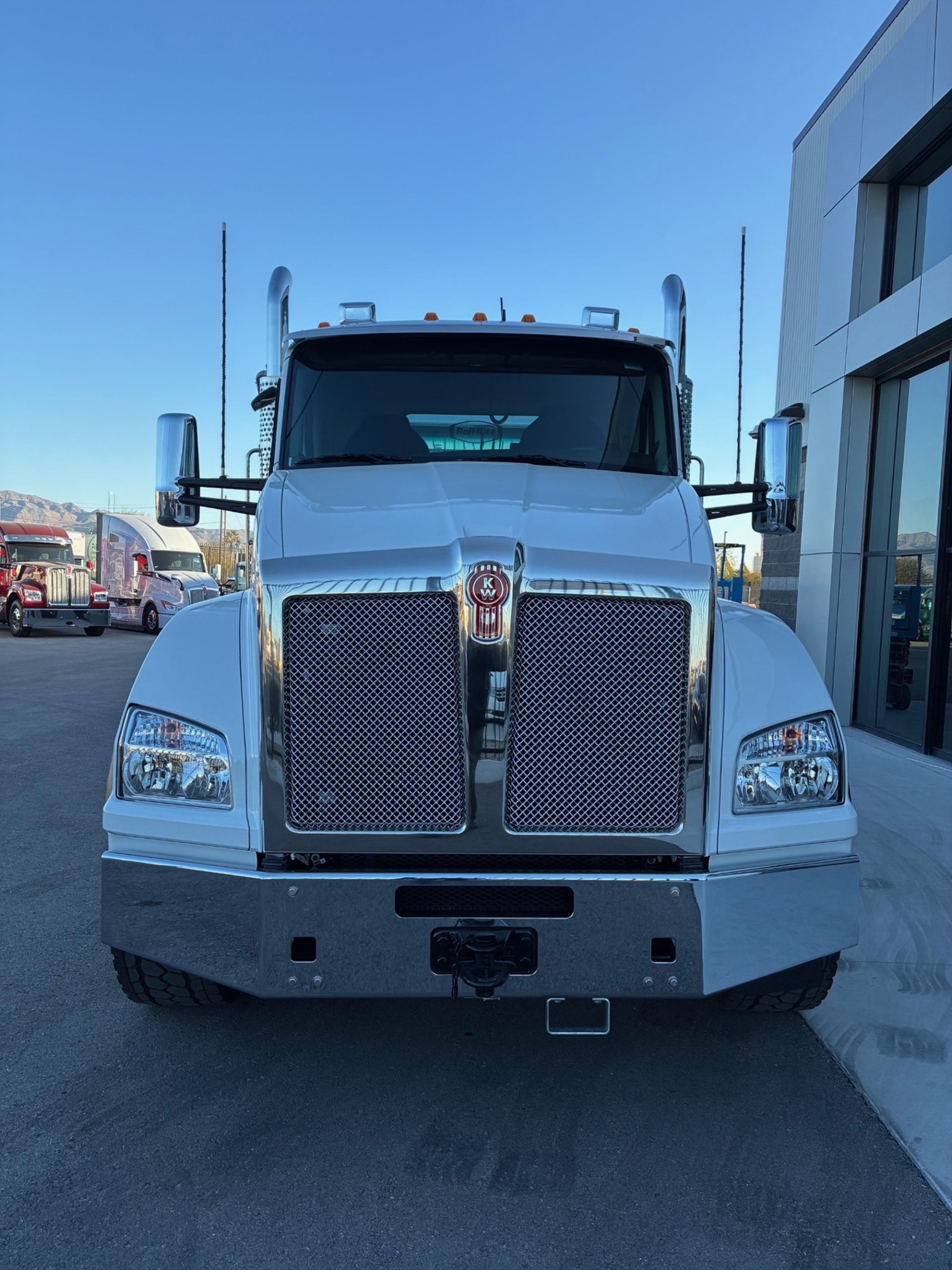 2026 Kenworth T880 - image 4 of 6