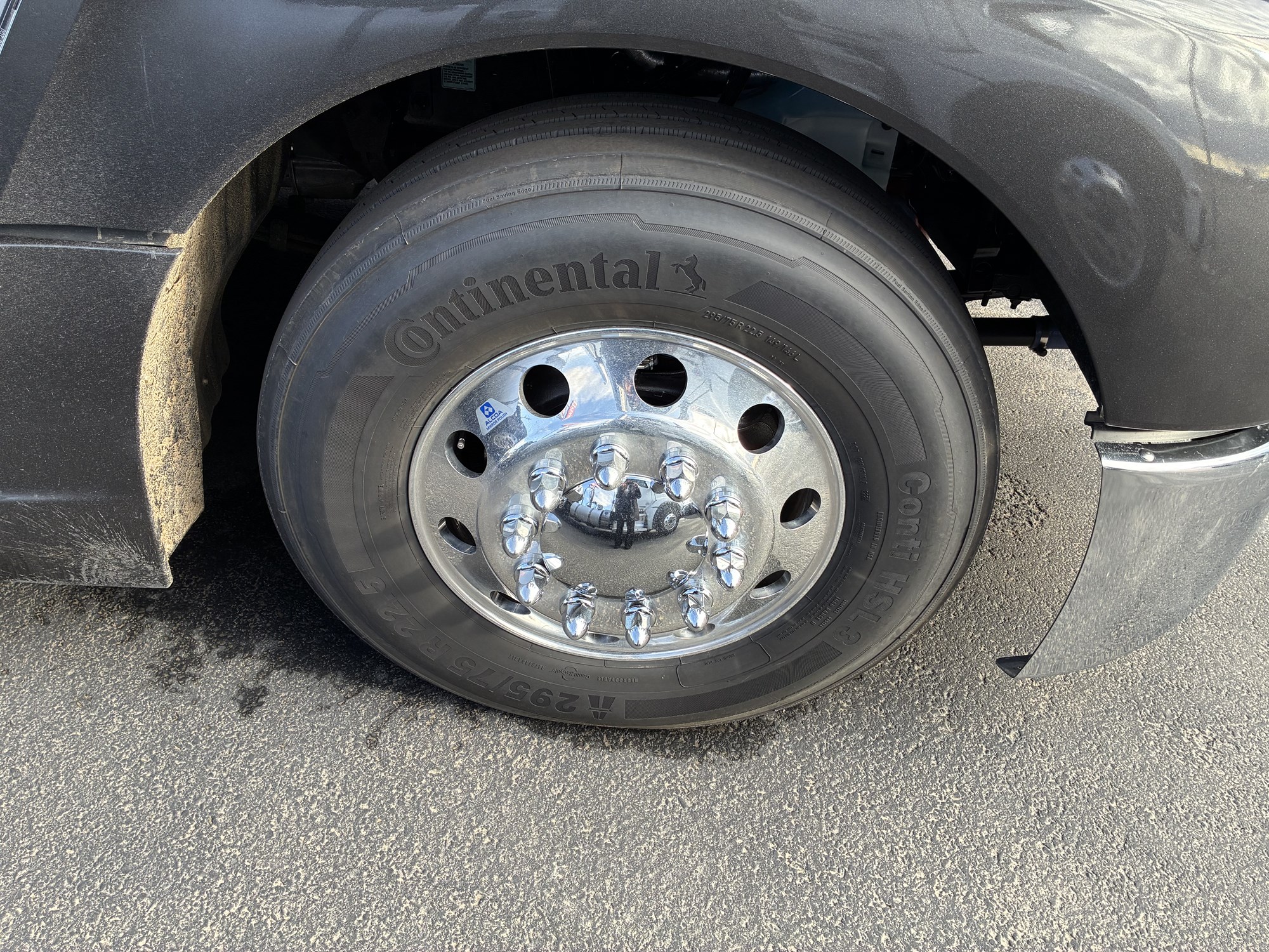 2026 Kenworth T680 - image 4 of 6