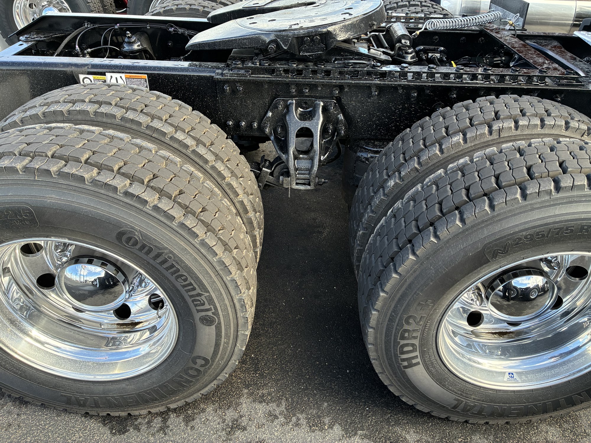 2026 Kenworth T680 - image 5 of 6