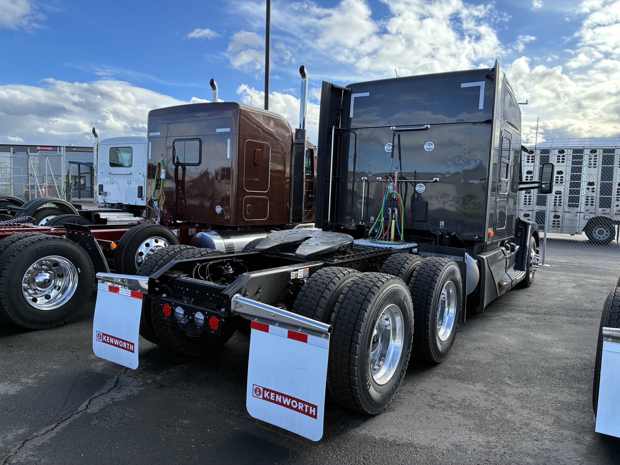 2026 Kenworth T680 - image 6 of 6