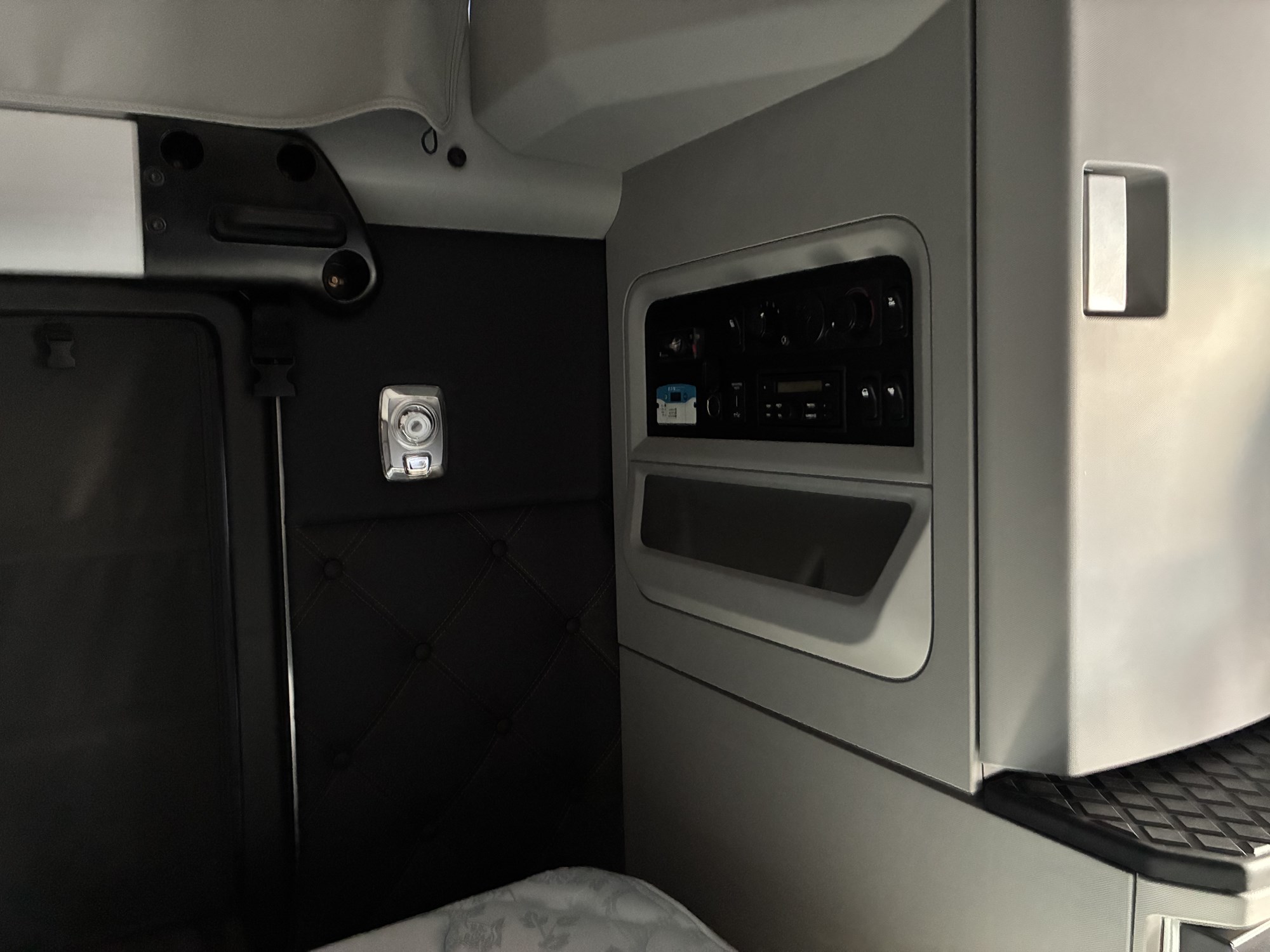 2026 Kenworth T680 TJ228947-10 2026 Kenworth T680 TJ228947-10