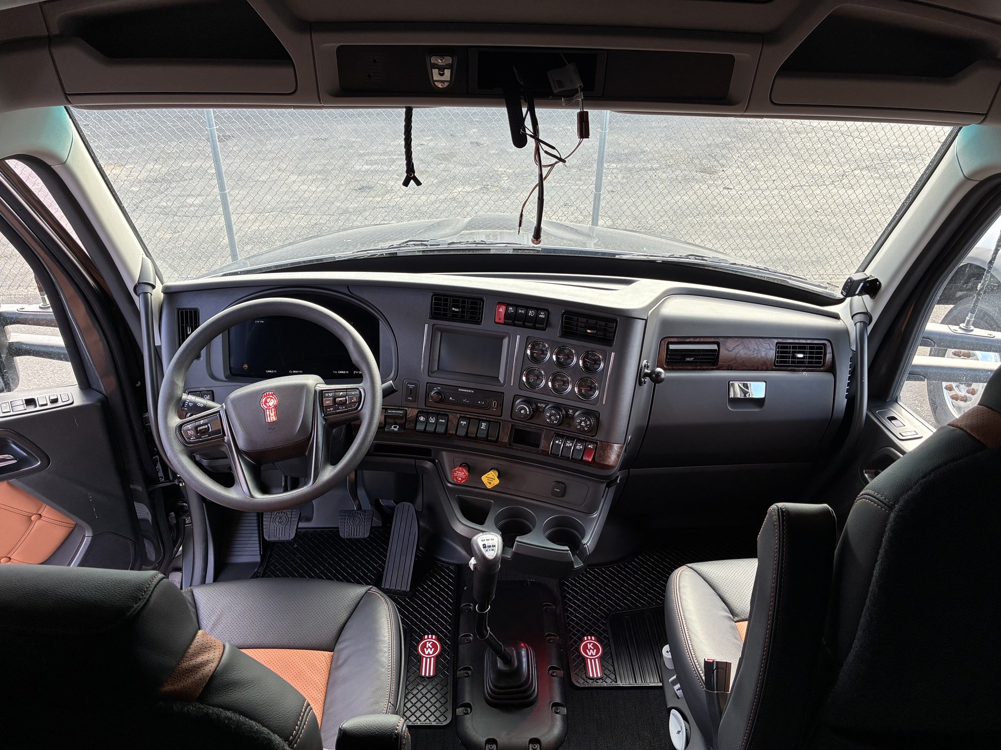 2026 Kenworth T680 TJ228947-12 2026 Kenworth T680 TJ228947-12